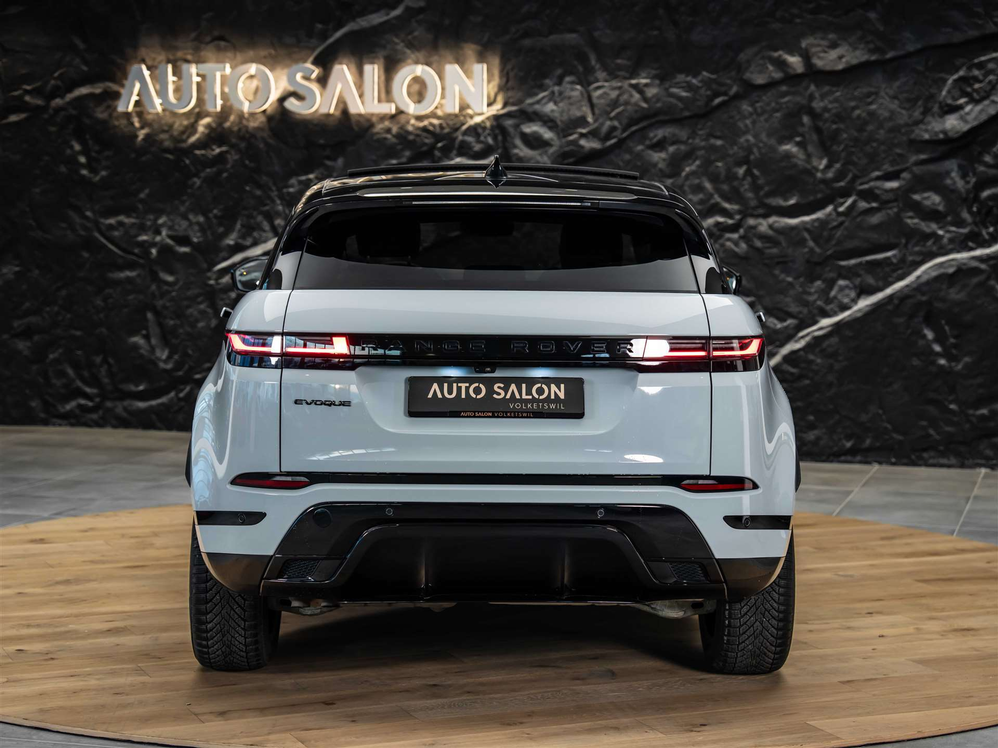 listing desktop thumbnail image 3