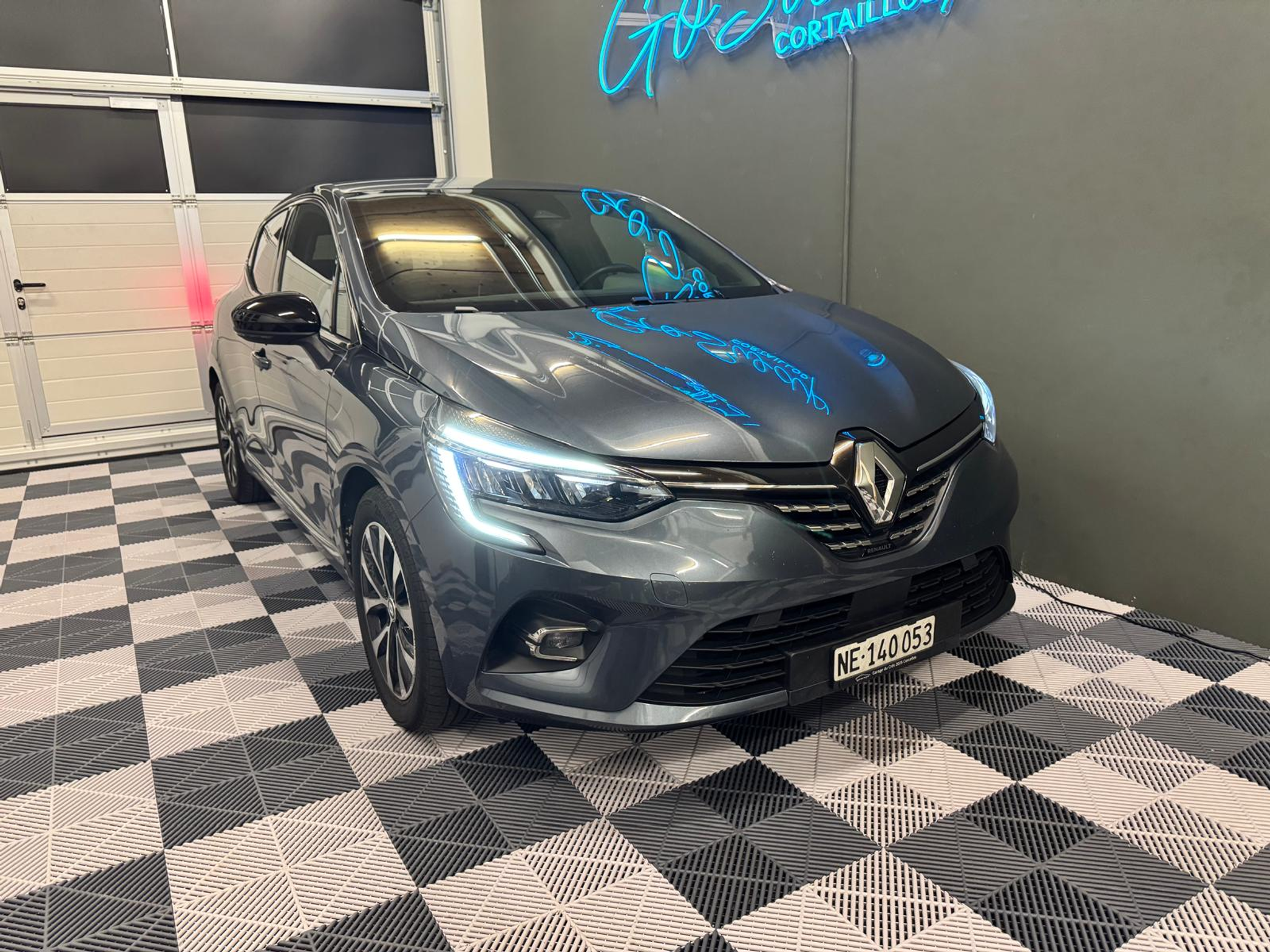 listing desktop thumbnail image 7