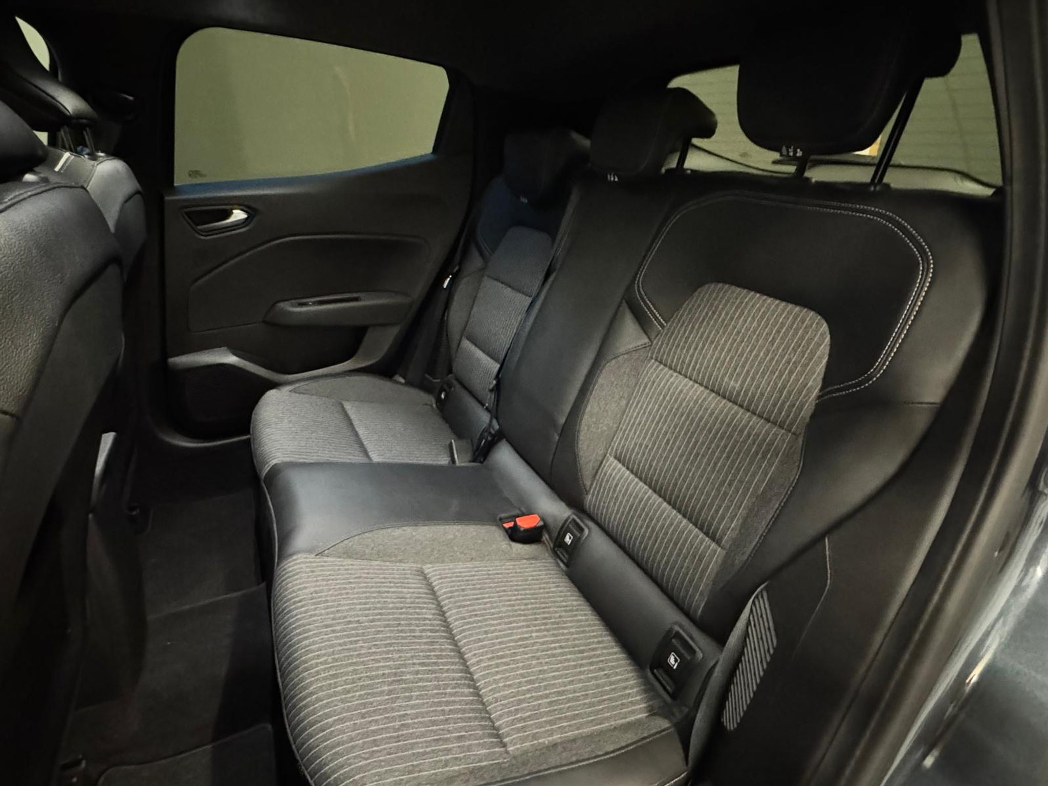 listing desktop thumbnail image 10