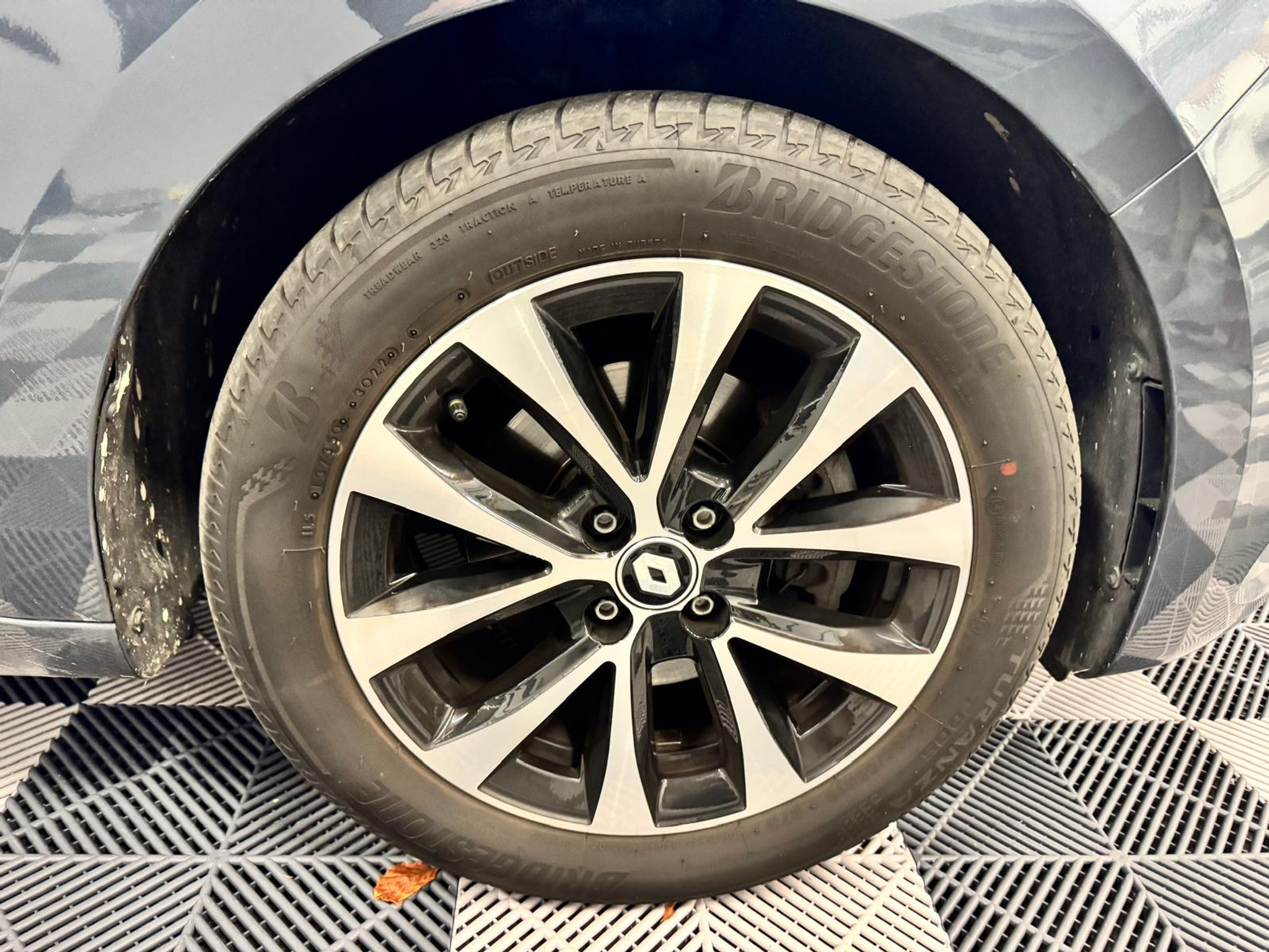 listing desktop thumbnail image 24