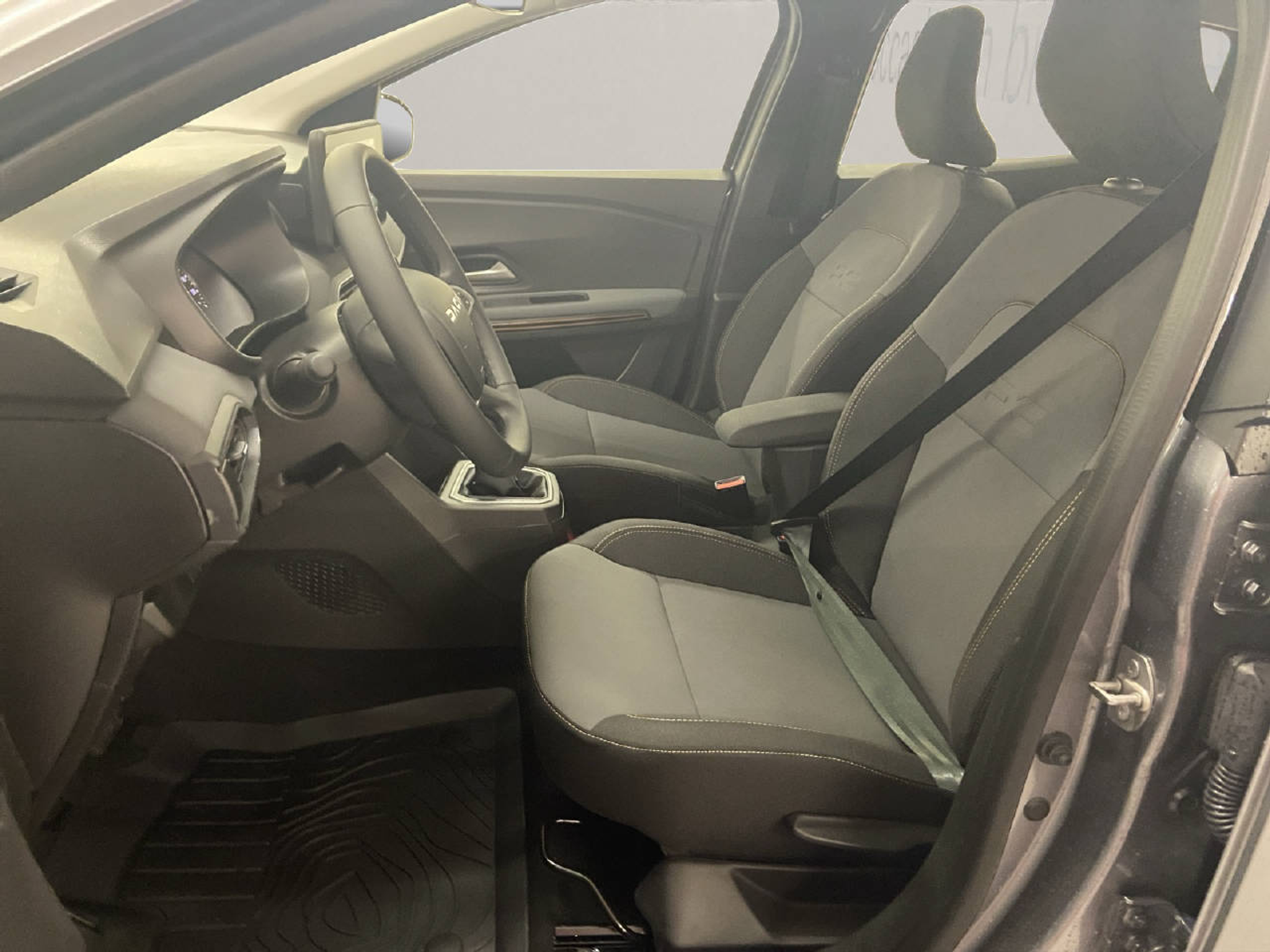 listing desktop thumbnail image 4