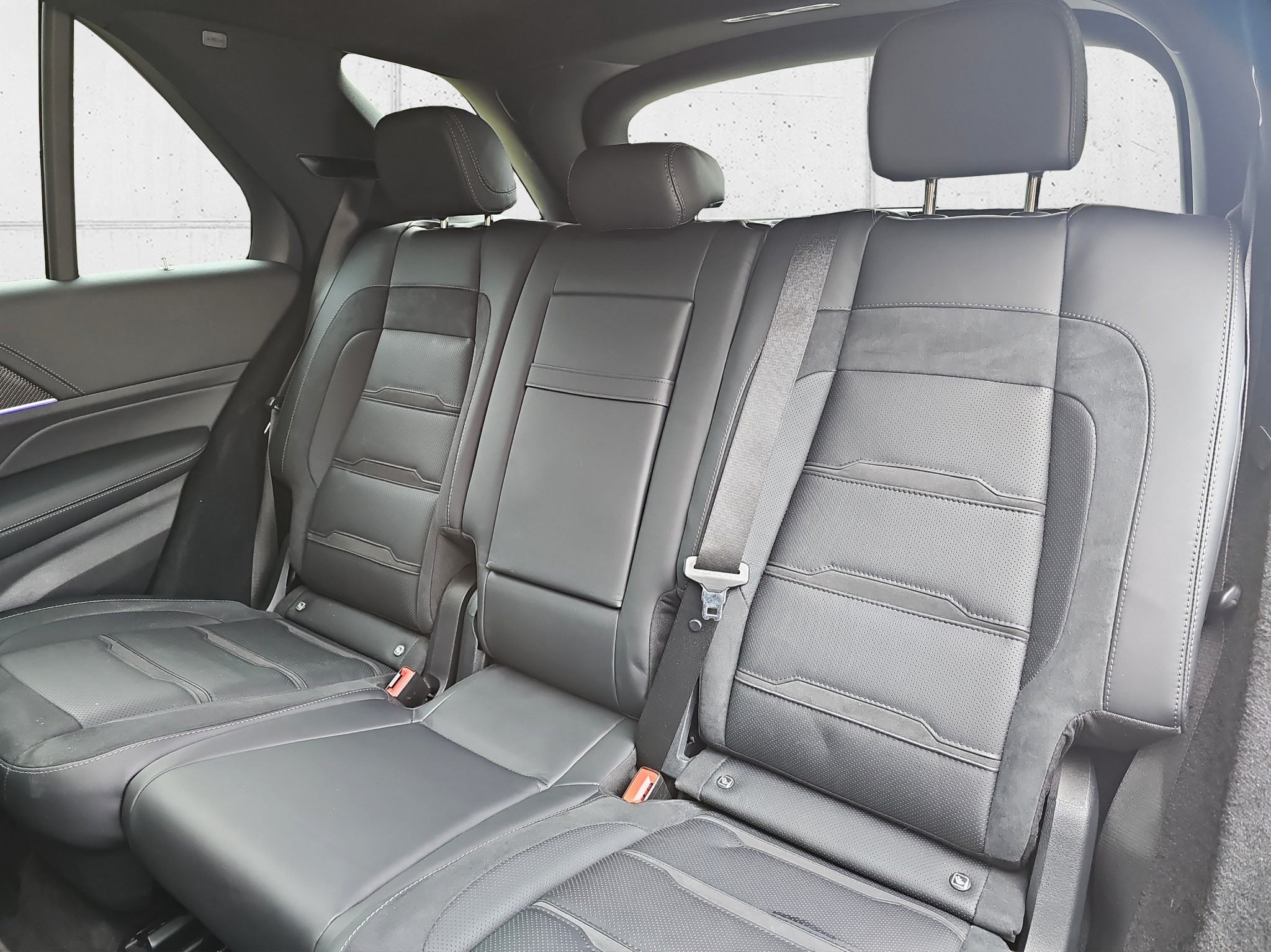 listing desktop thumbnail image 24