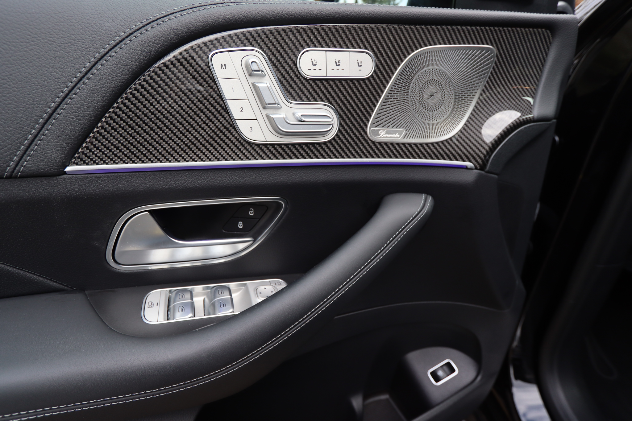 listing desktop thumbnail image 25