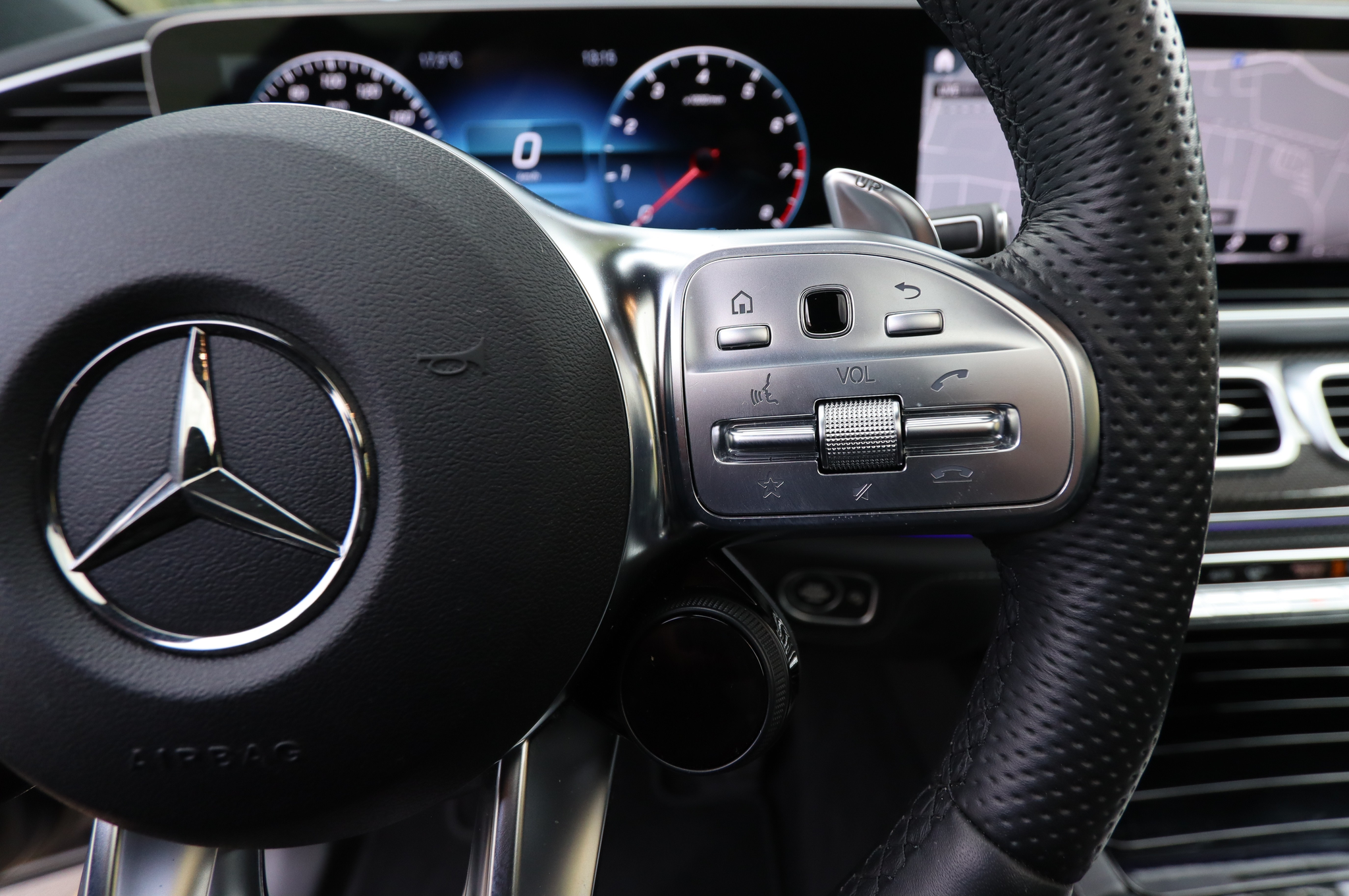 listing desktop thumbnail image 17