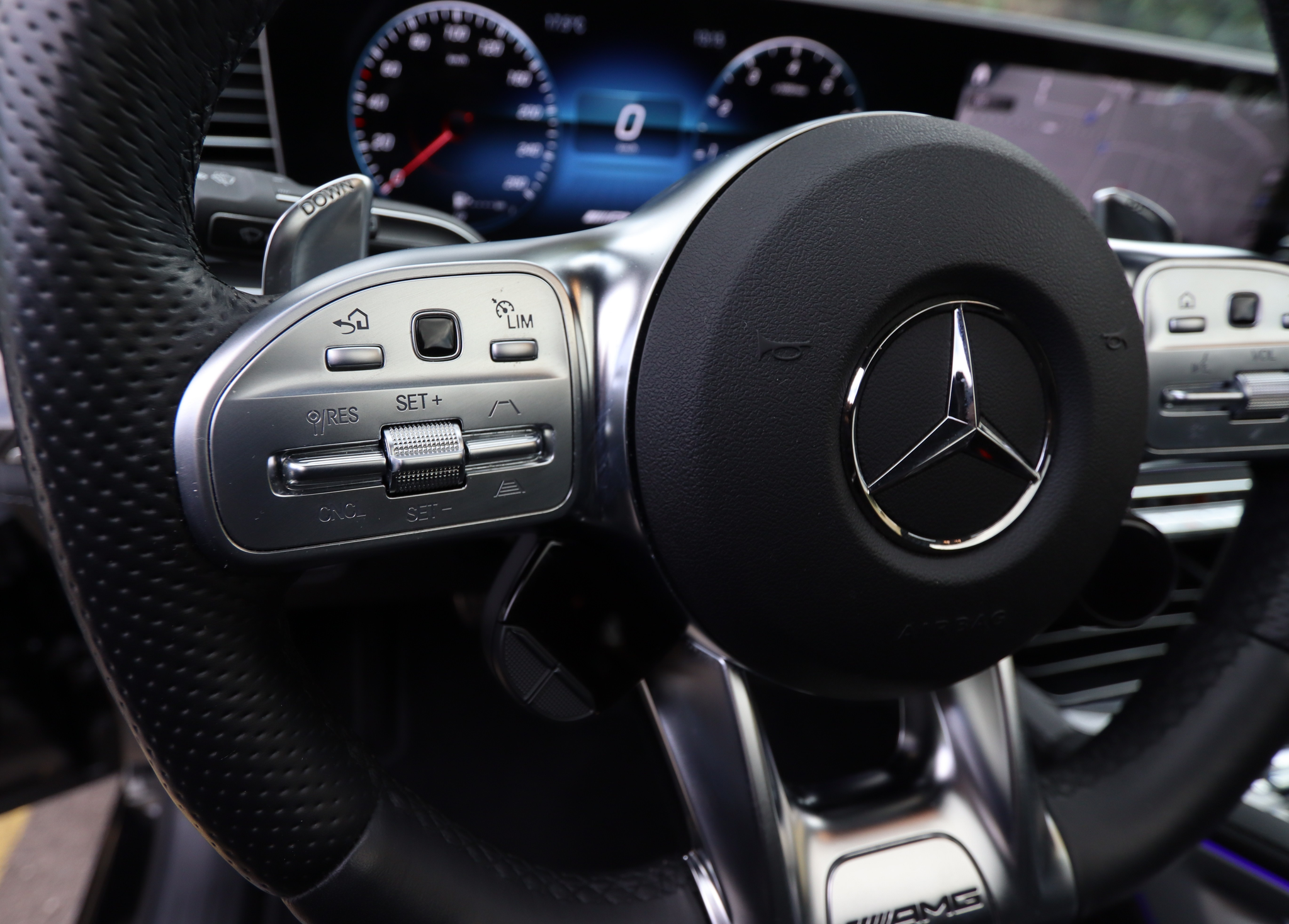 listing desktop thumbnail image 16