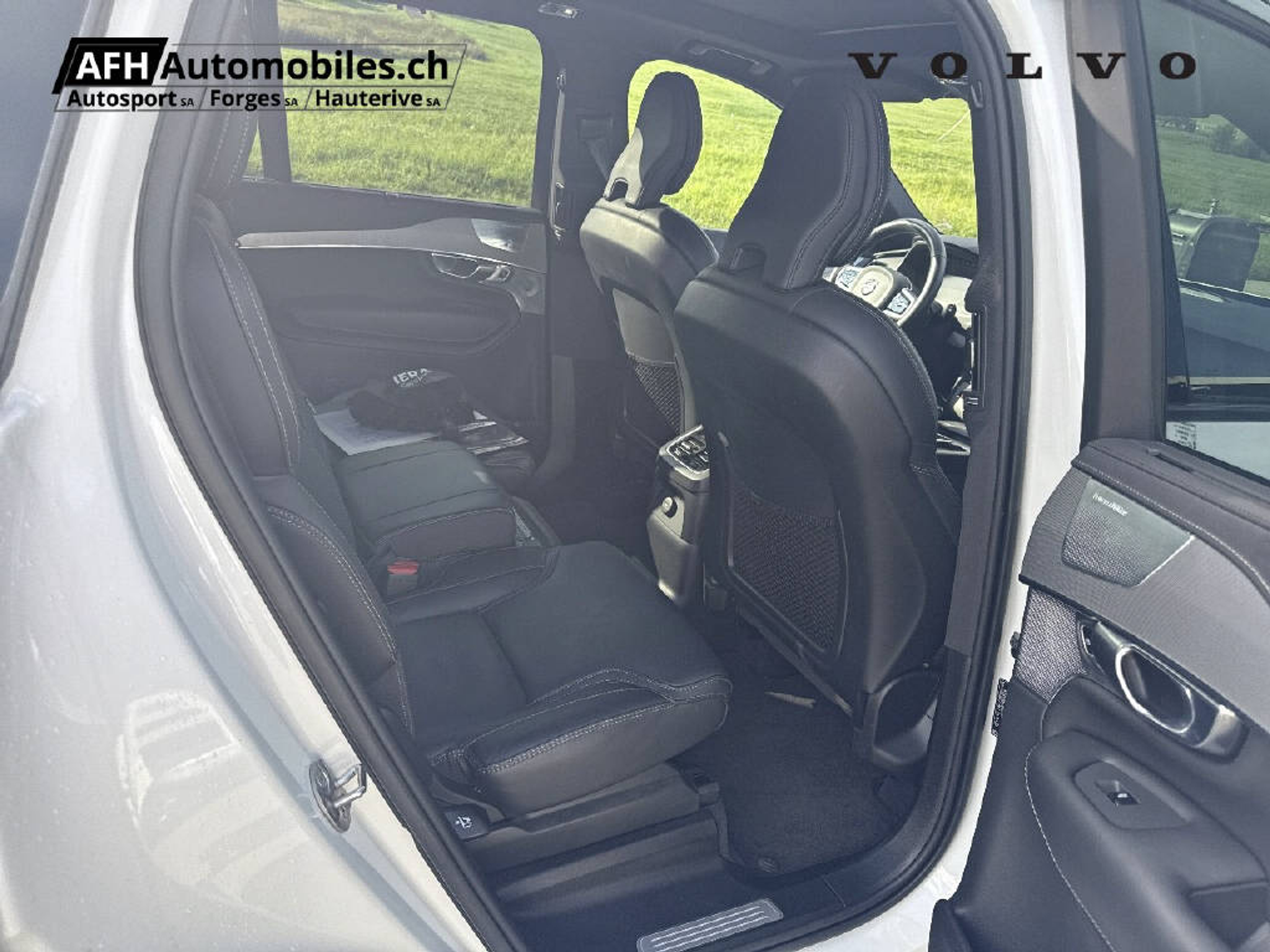 listing desktop thumbnail image 15