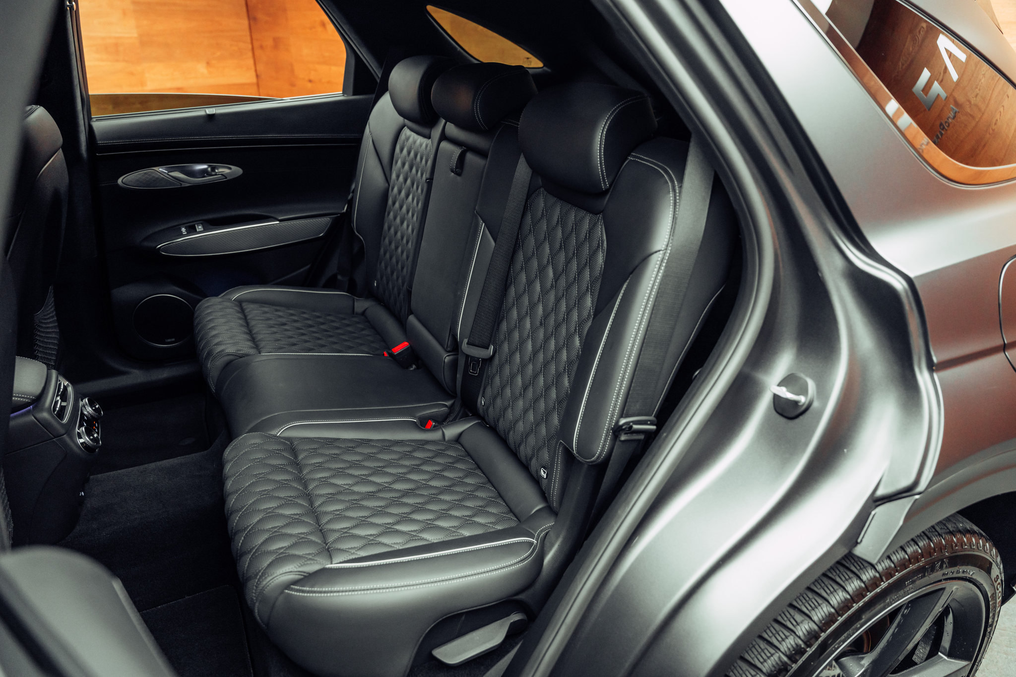 listing desktop thumbnail image 6