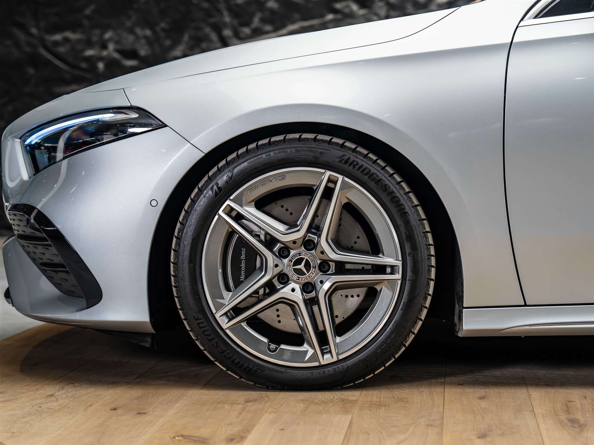 listing desktop thumbnail image 16