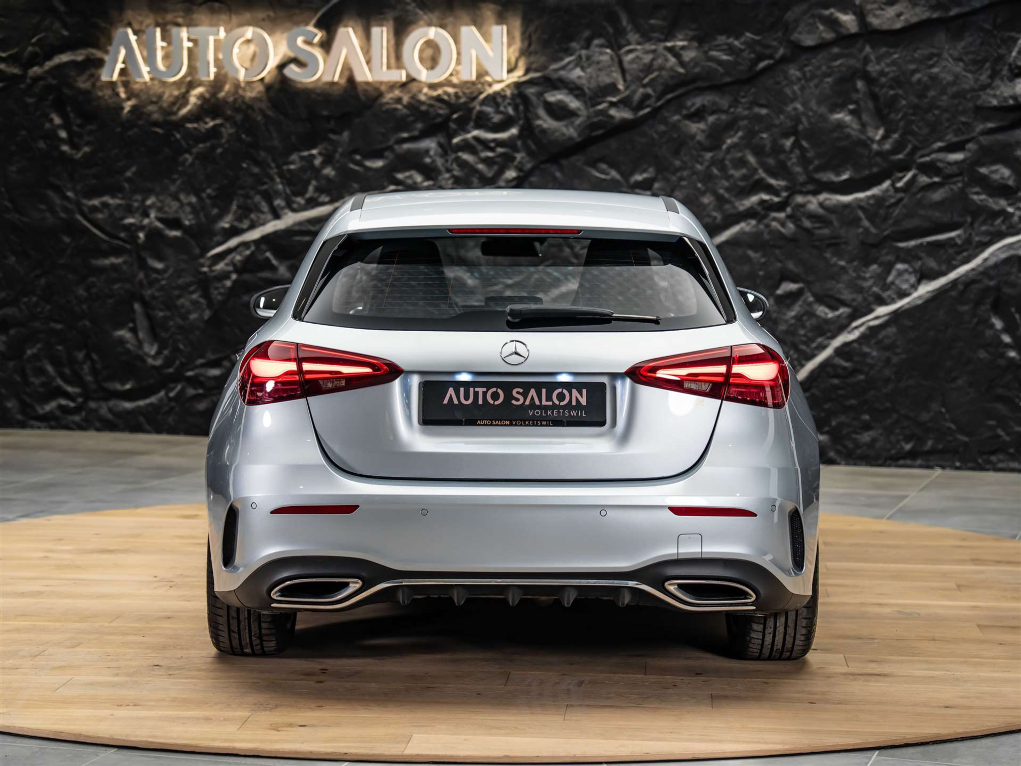 listing desktop thumbnail image 3