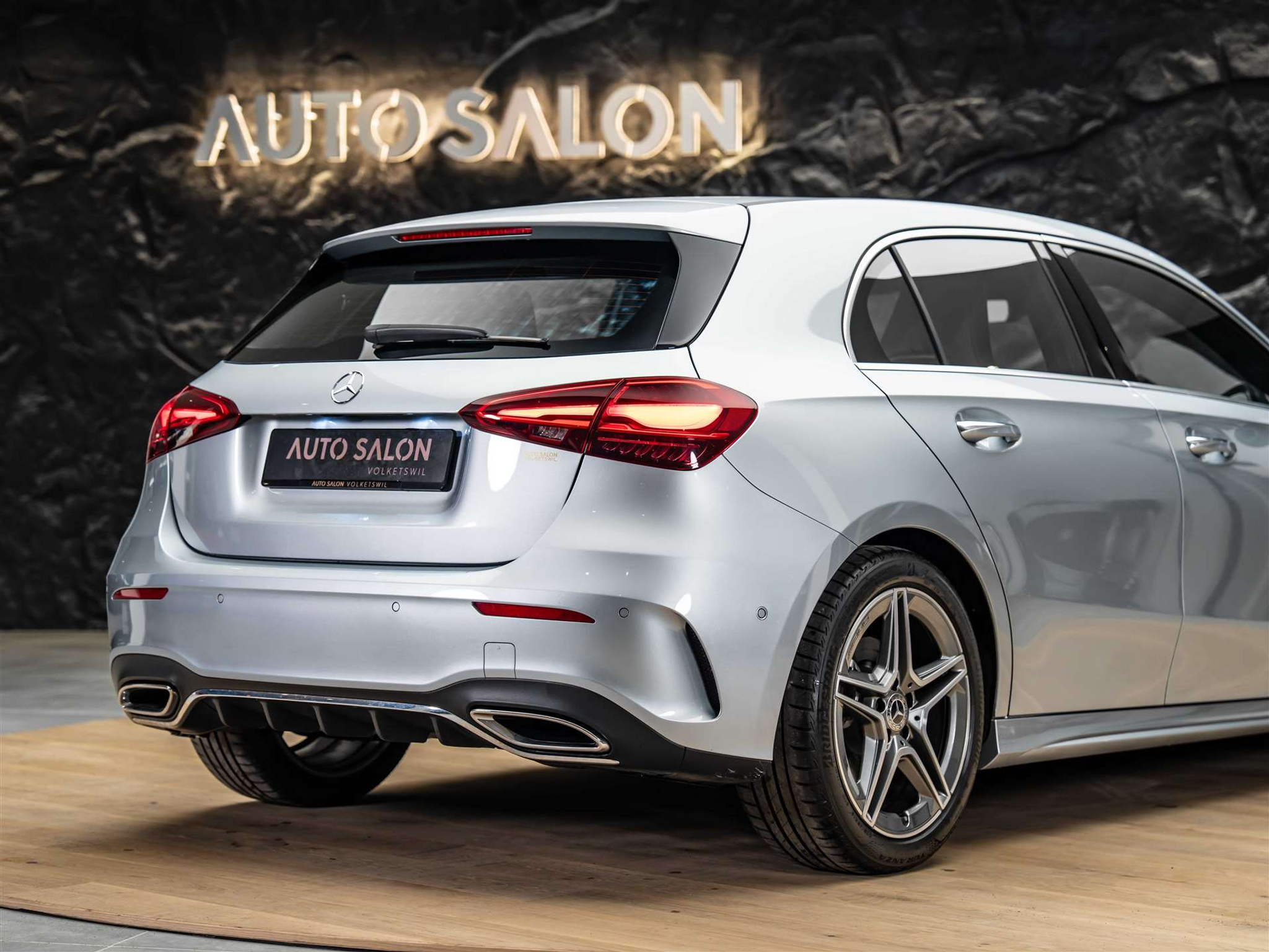 listing desktop thumbnail image 18