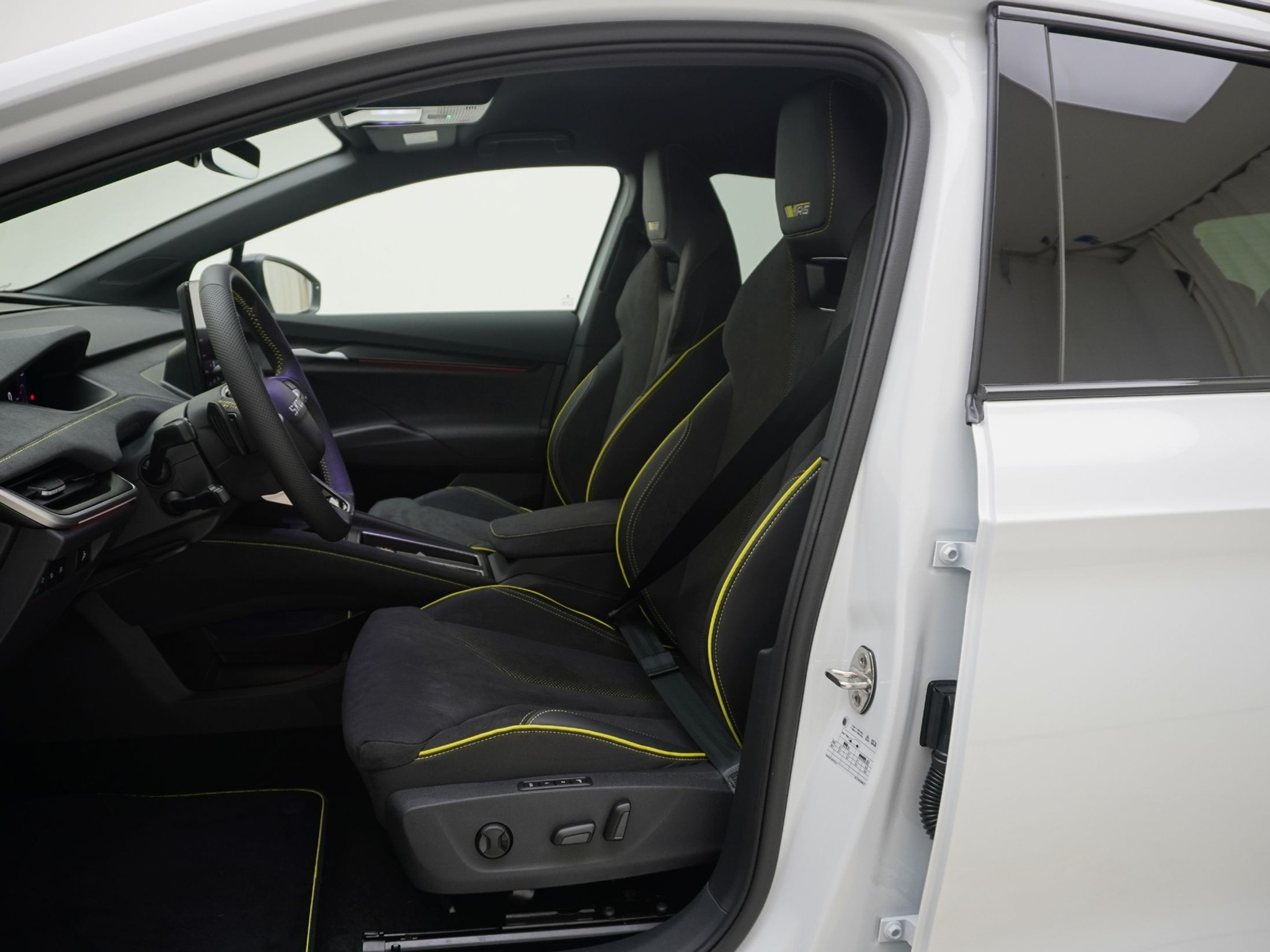 listing desktop thumbnail image 13