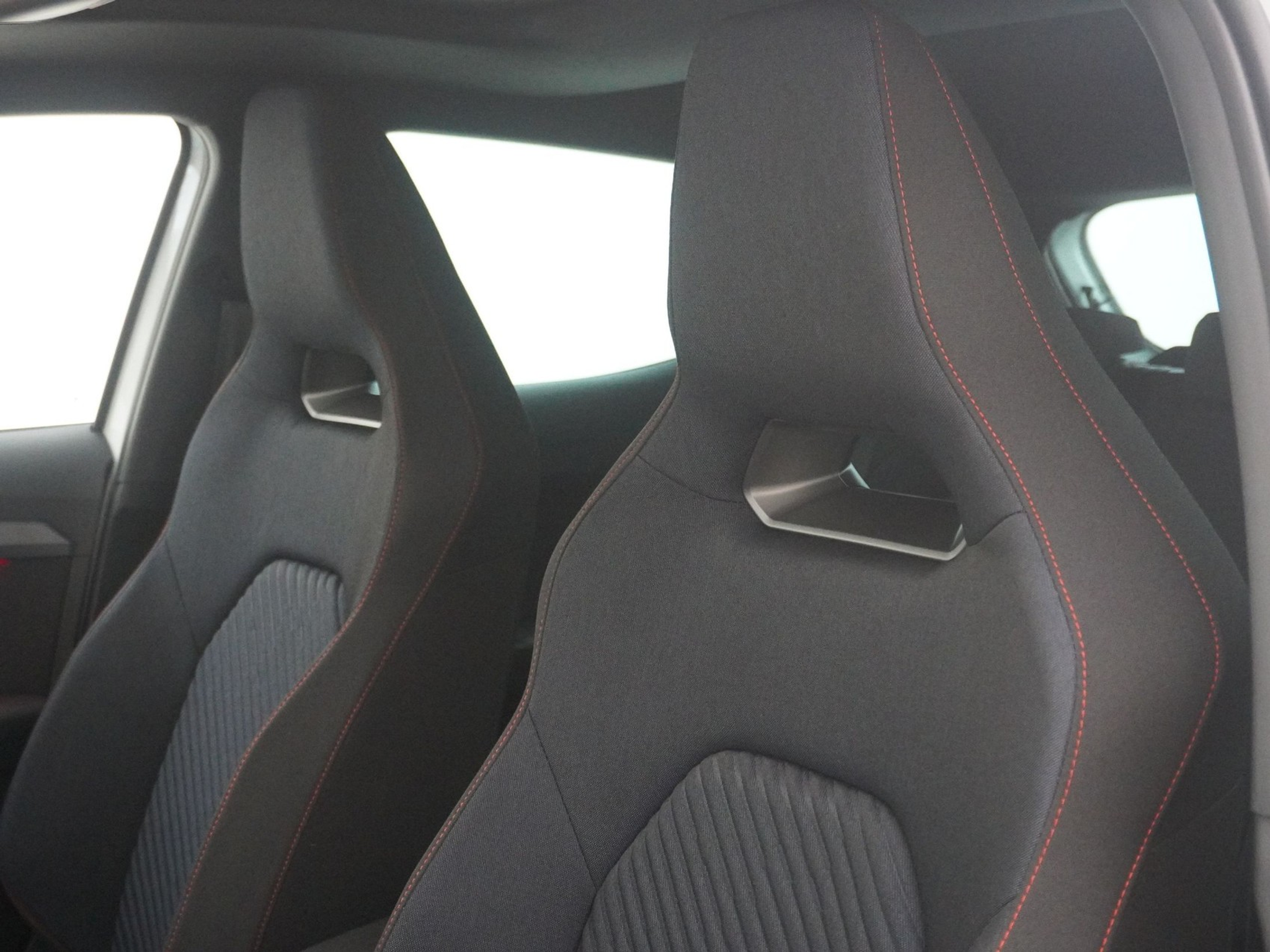 listing desktop thumbnail image 11