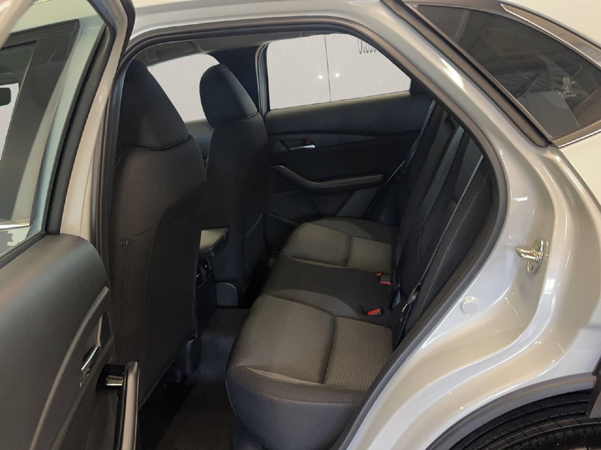 listing desktop thumbnail image 6