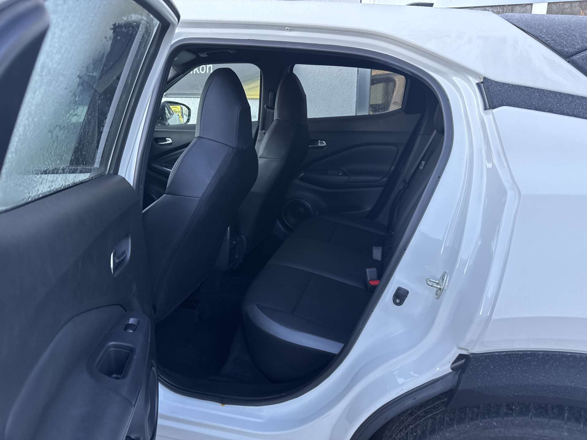 listing desktop thumbnail image 7