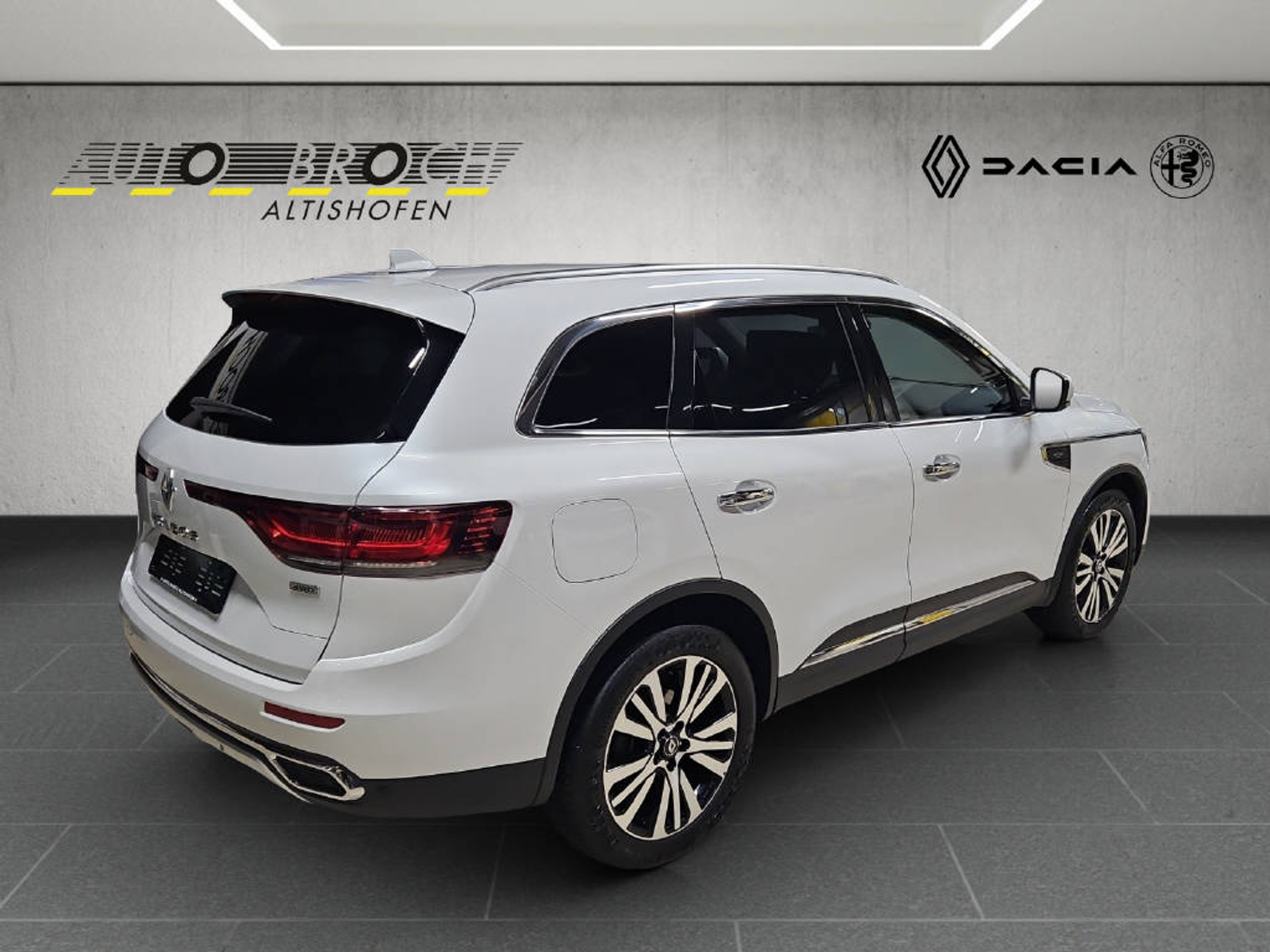 listing desktop thumbnail image 3