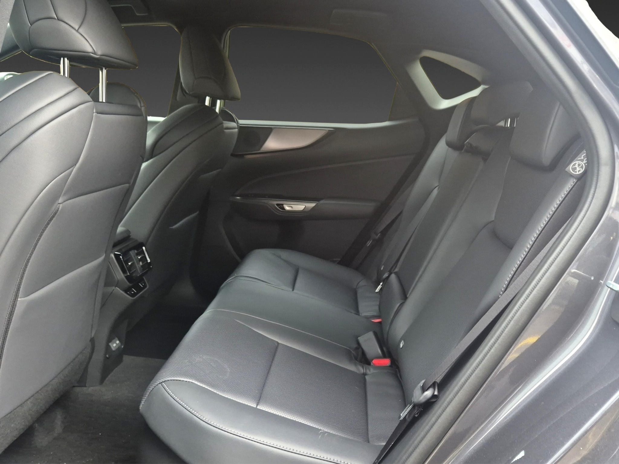 listing desktop thumbnail image 27