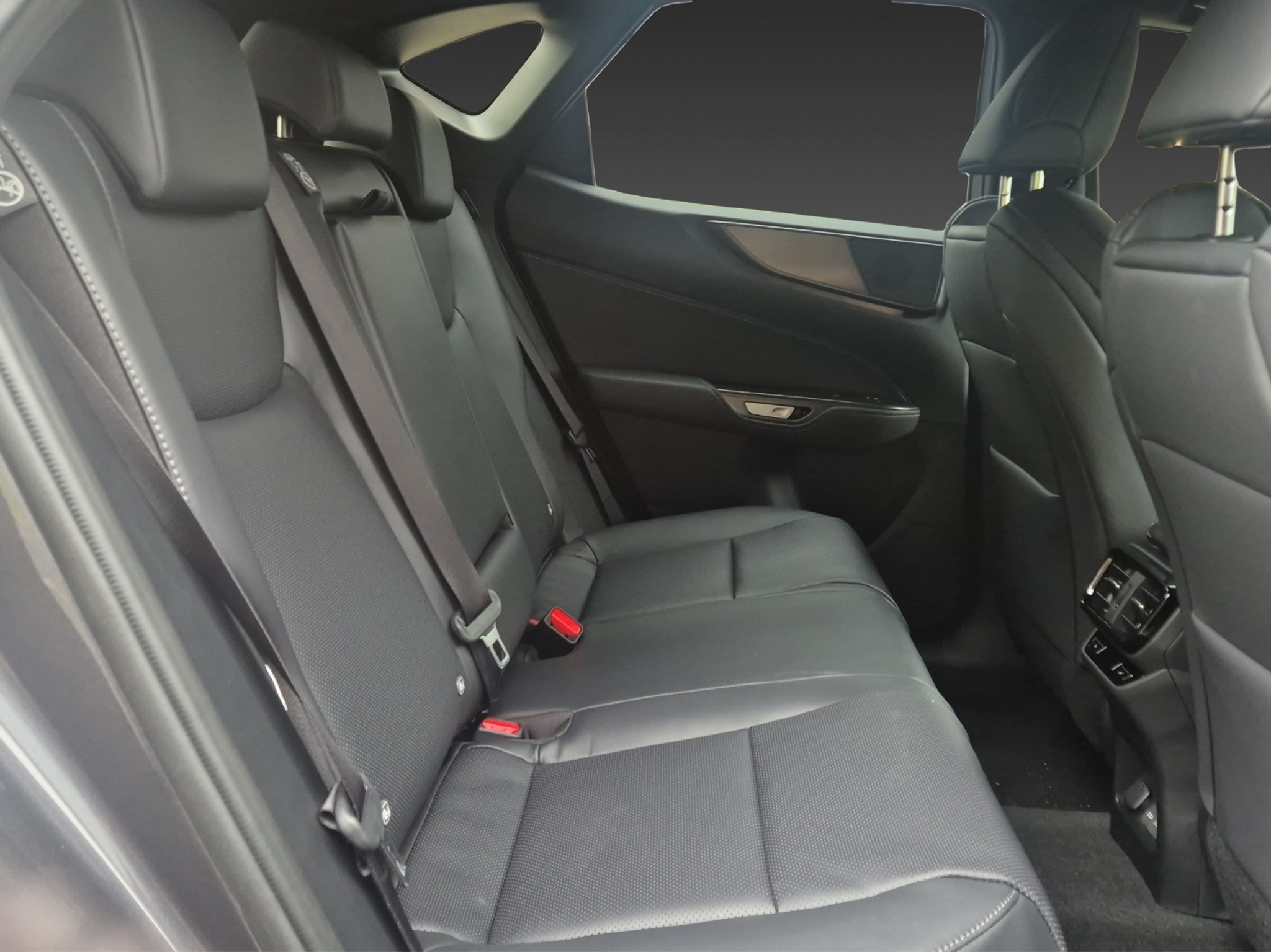 listing desktop thumbnail image 28