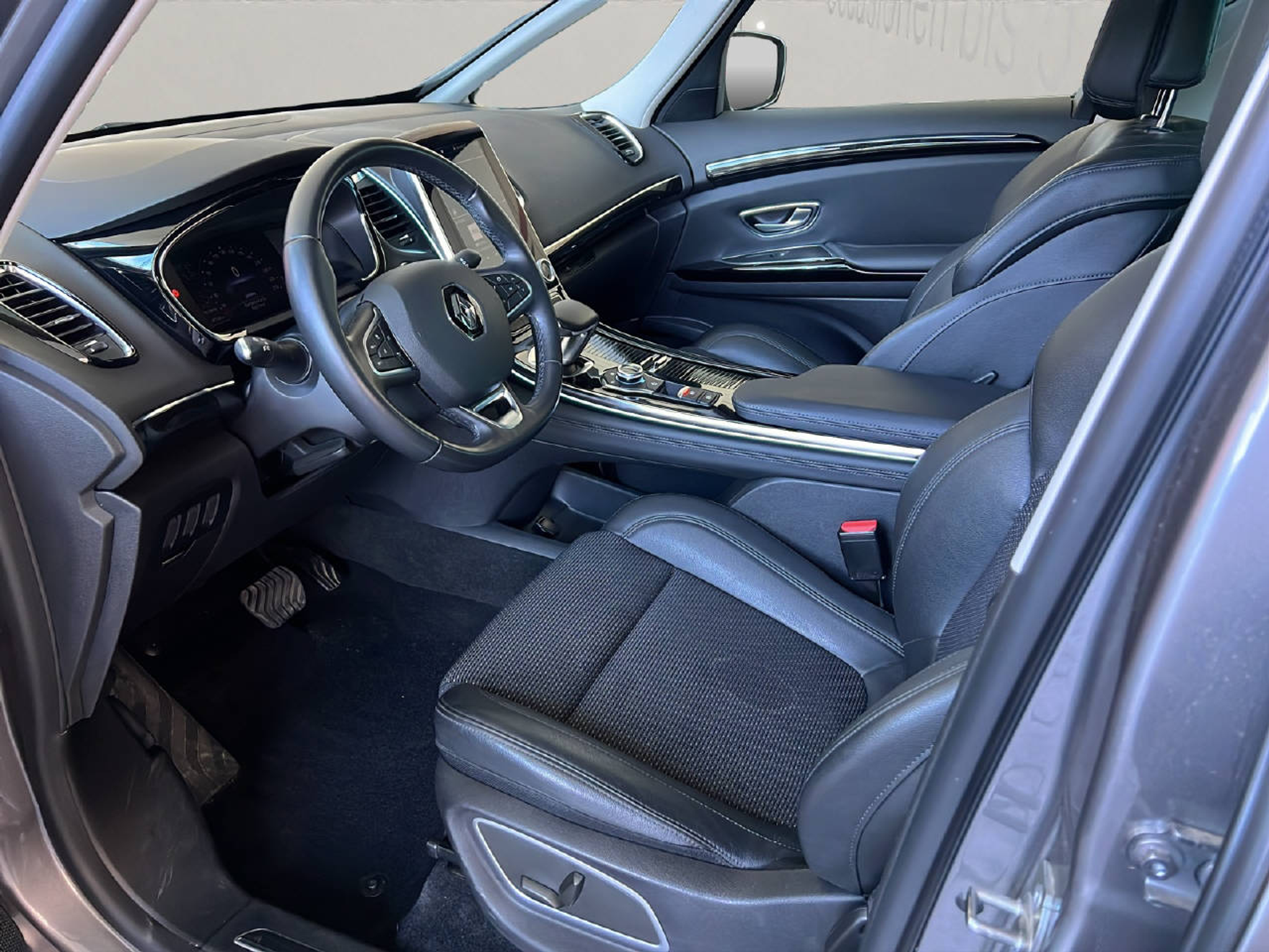 listing desktop thumbnail image 9