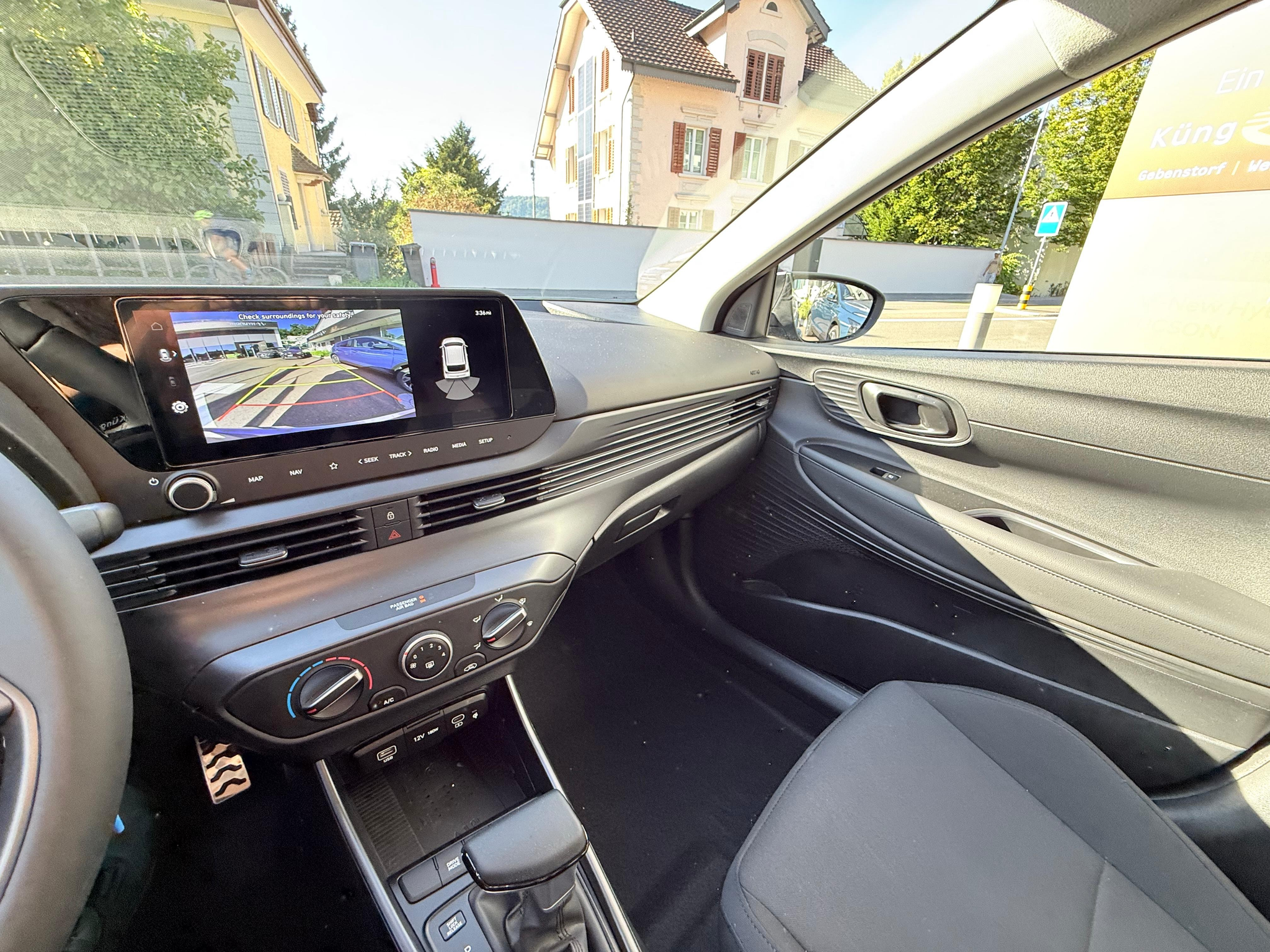 listing desktop thumbnail image 11