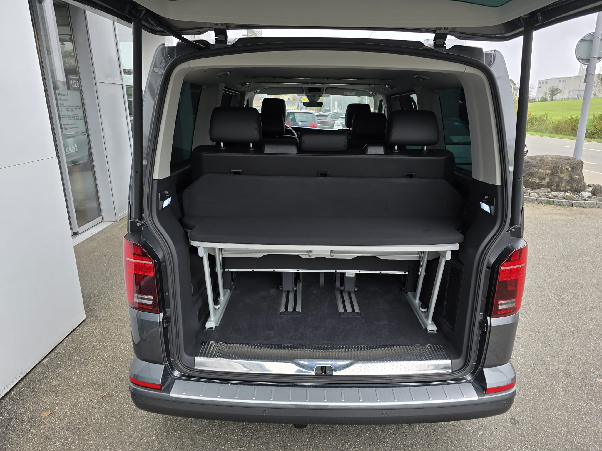 listing desktop thumbnail image 6