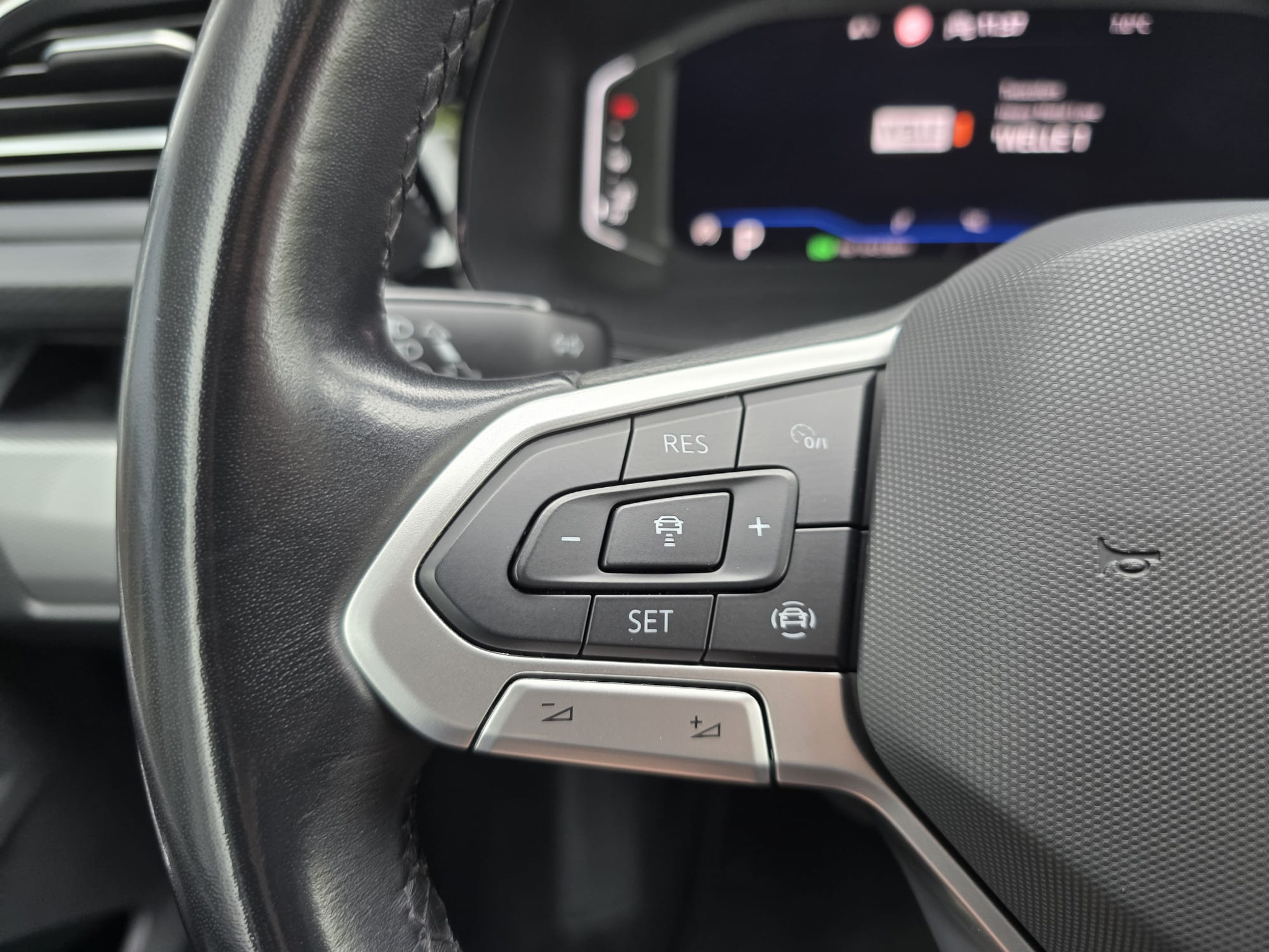 listing desktop thumbnail image 9