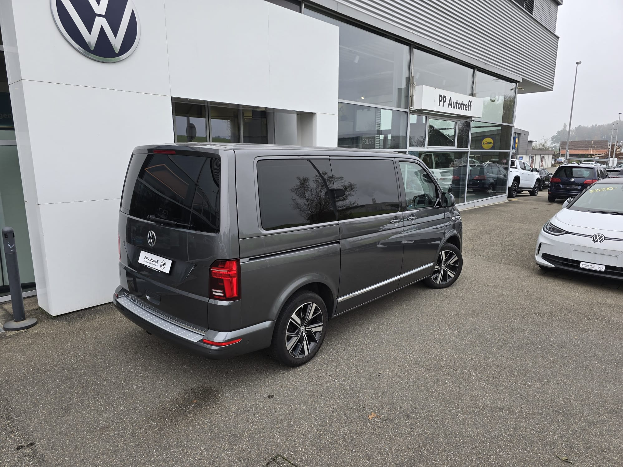 listing desktop thumbnail image 5