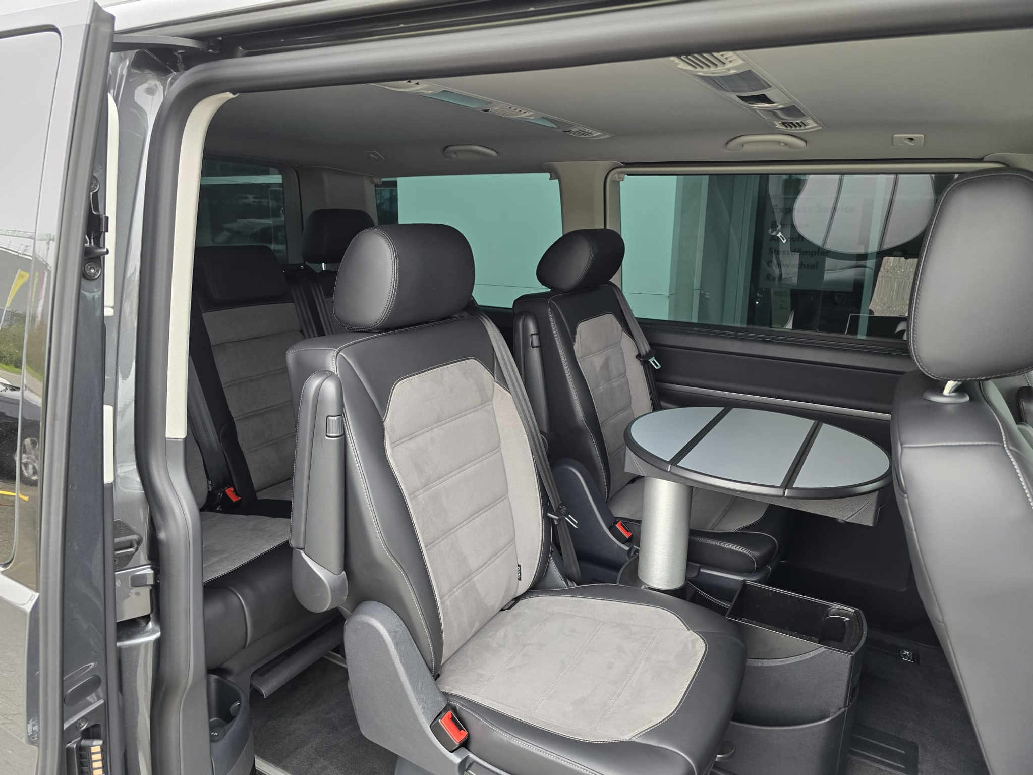 listing desktop thumbnail image 4