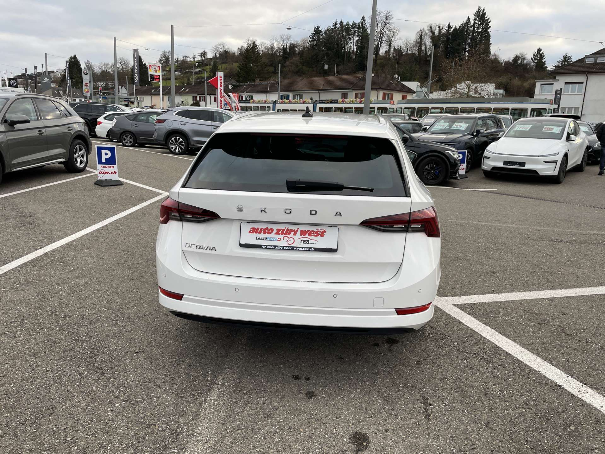 listing desktop thumbnail image 15