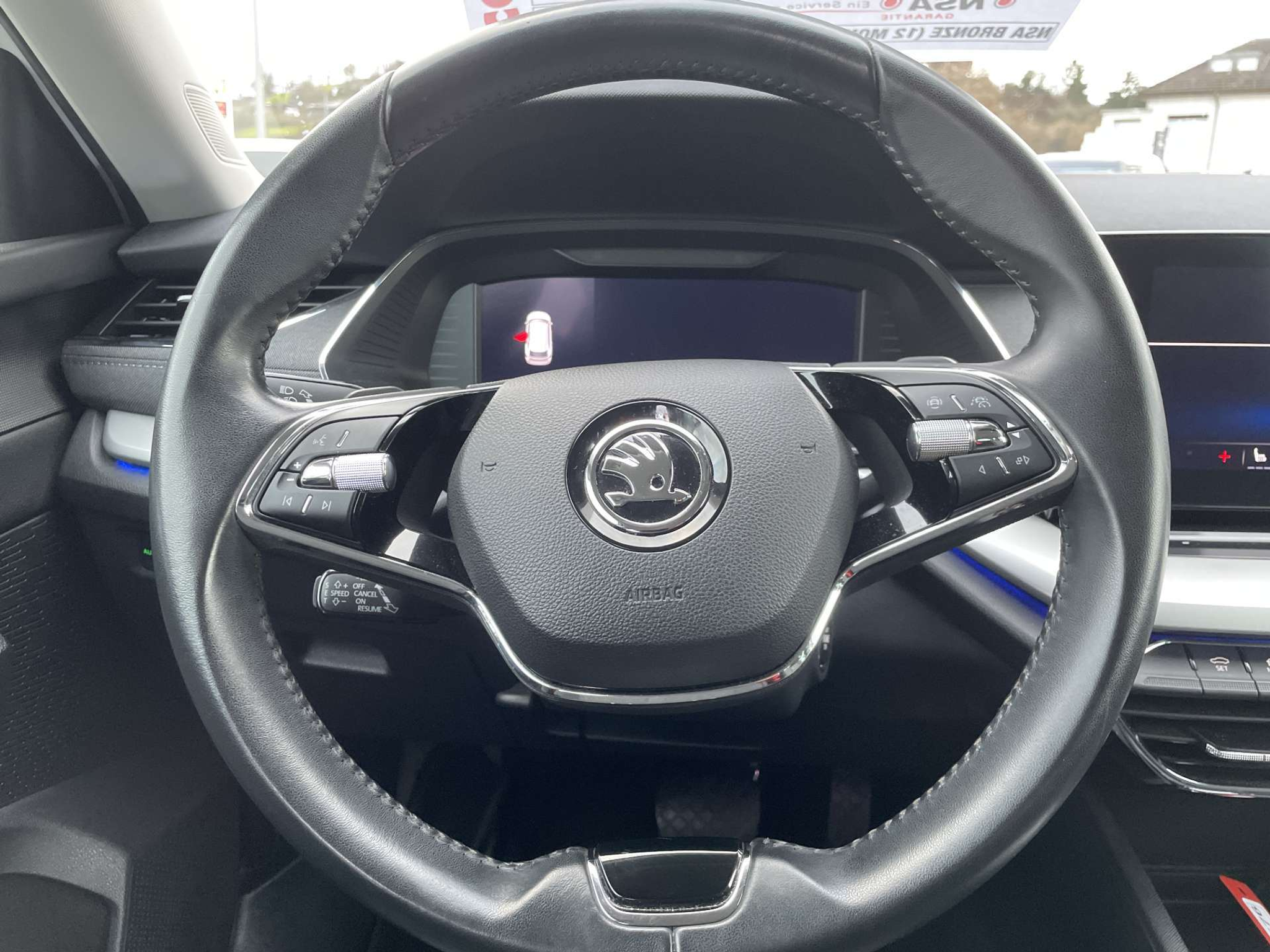 listing desktop thumbnail image 4