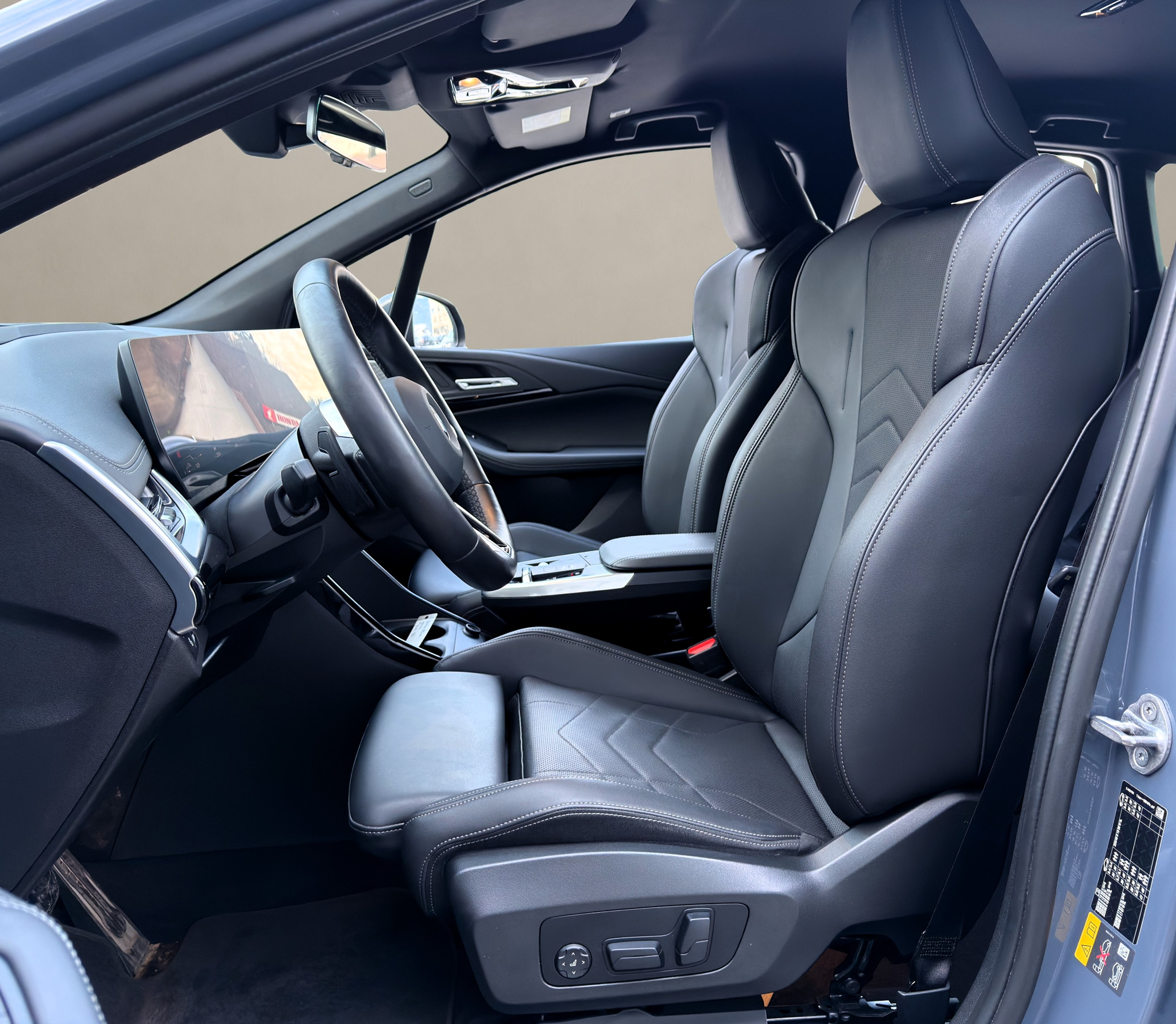 listing desktop thumbnail image 10