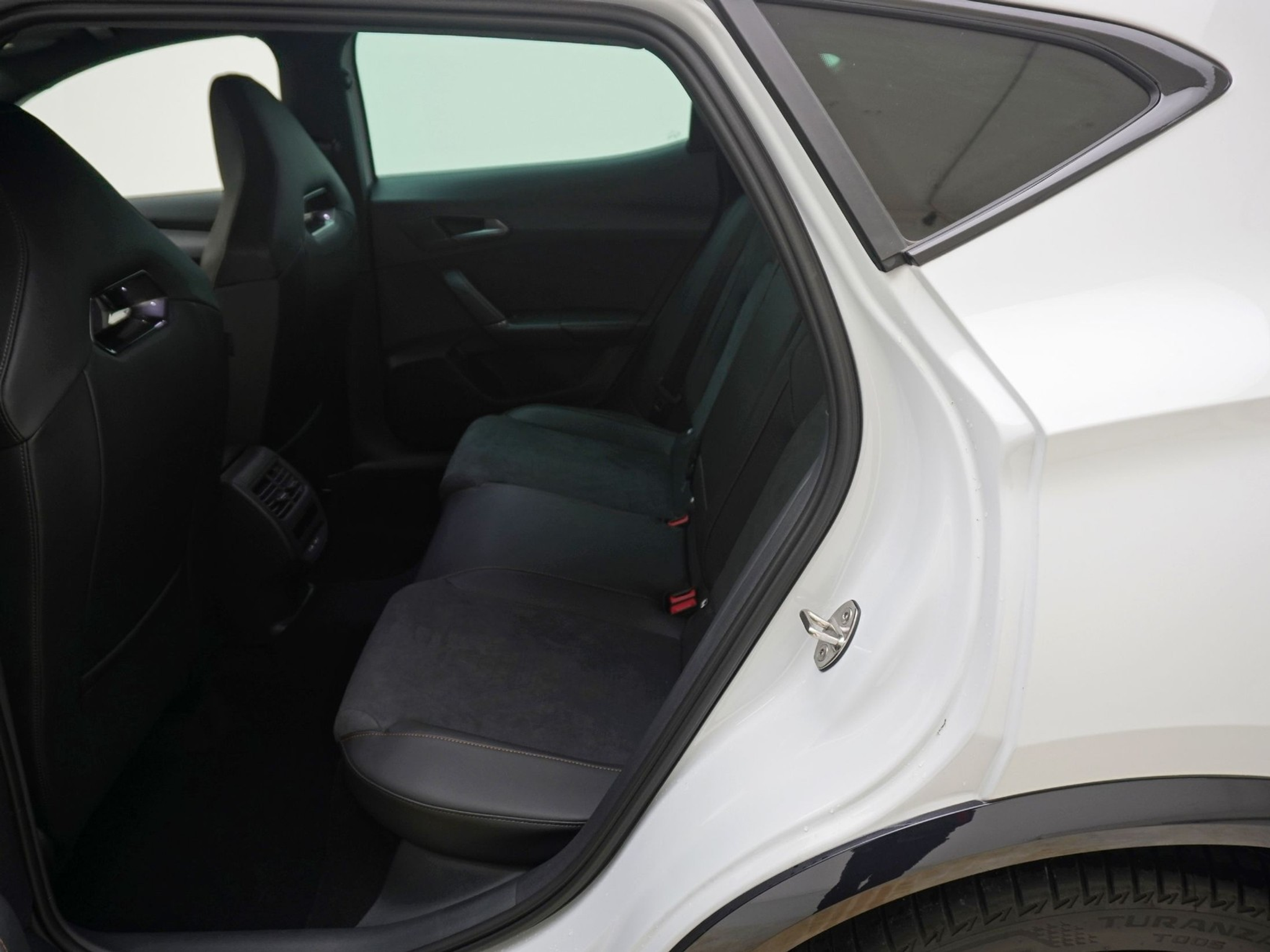 listing desktop thumbnail image 16