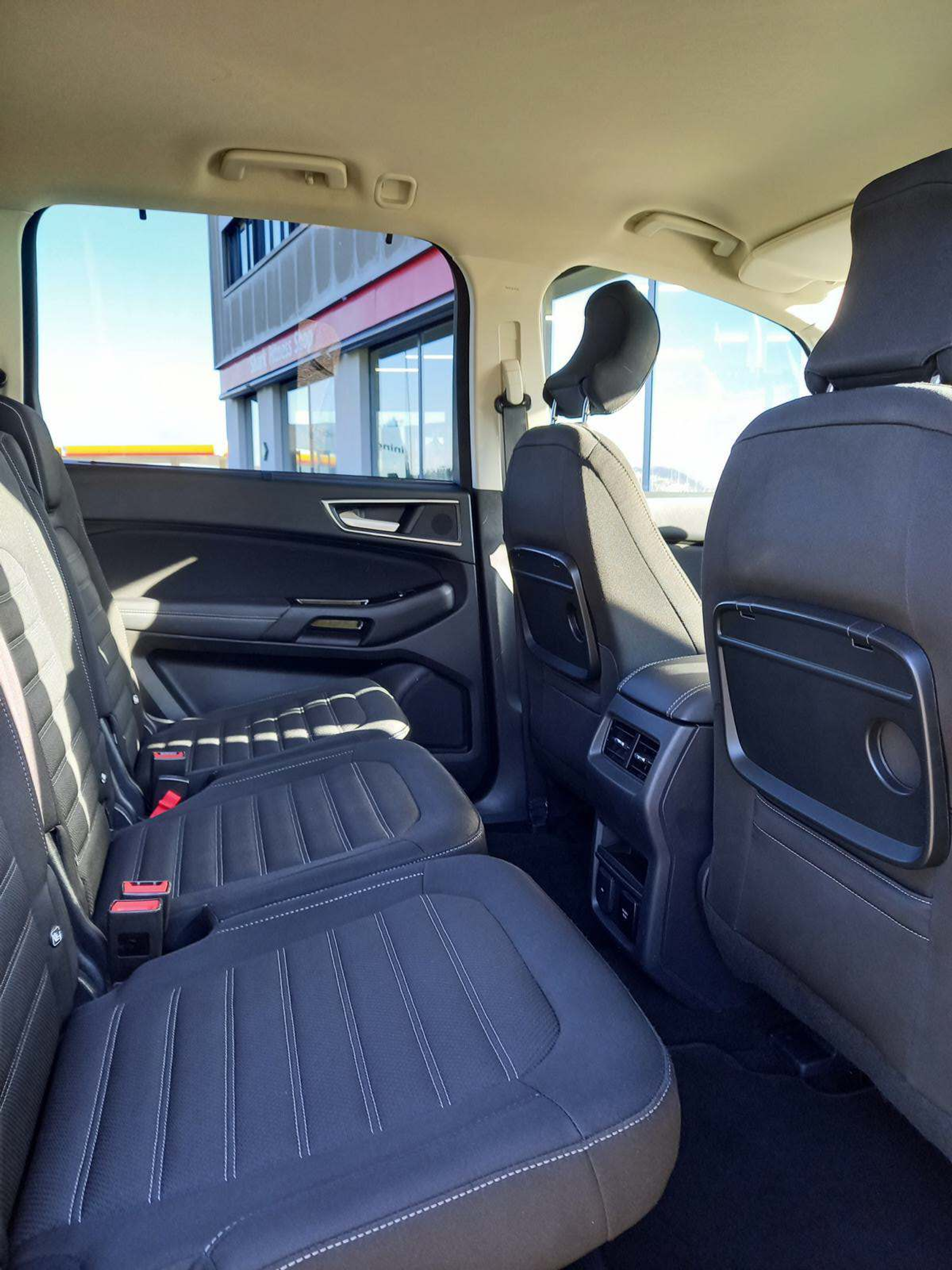 listing desktop thumbnail image 11