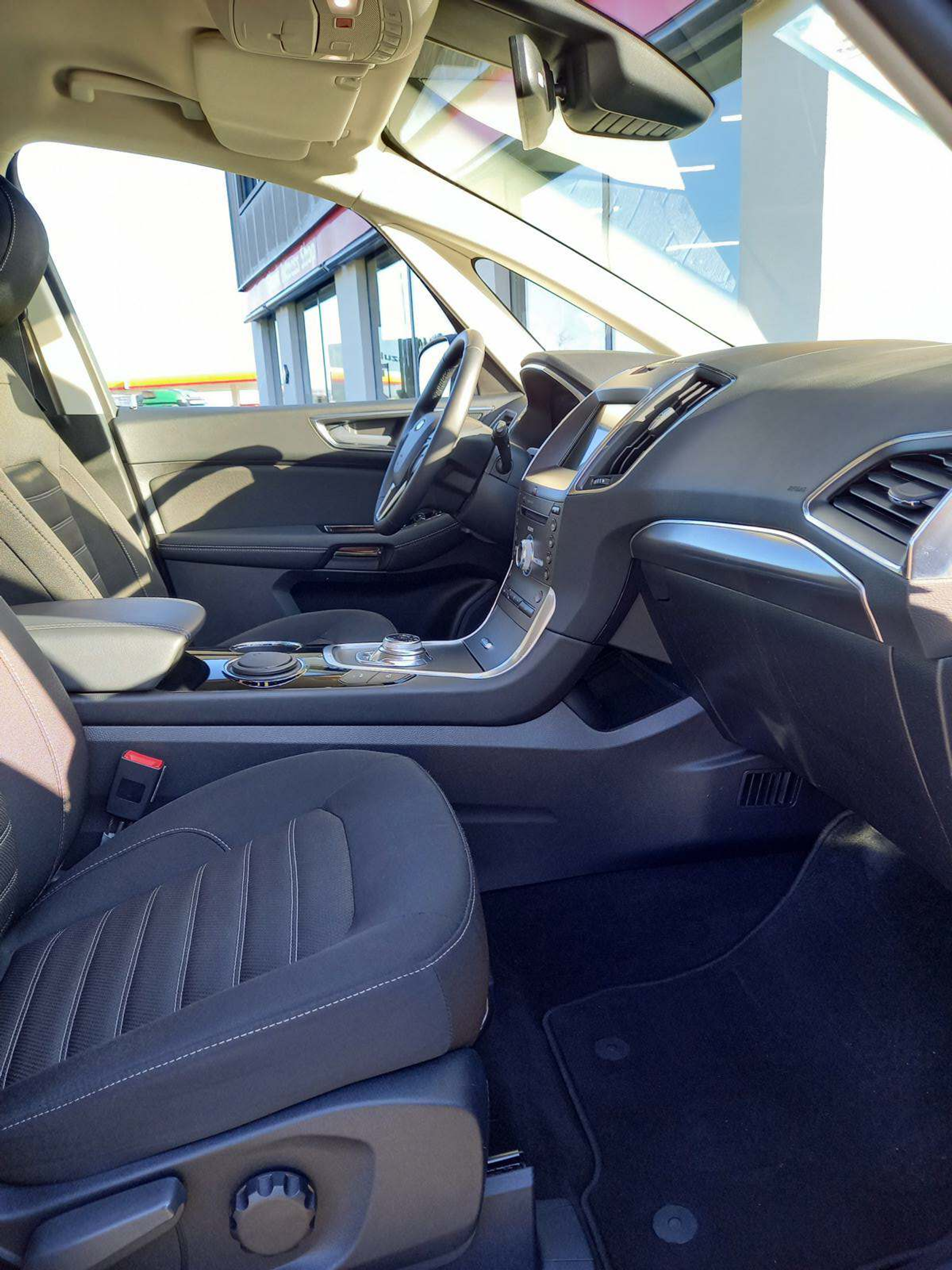 listing desktop thumbnail image 9