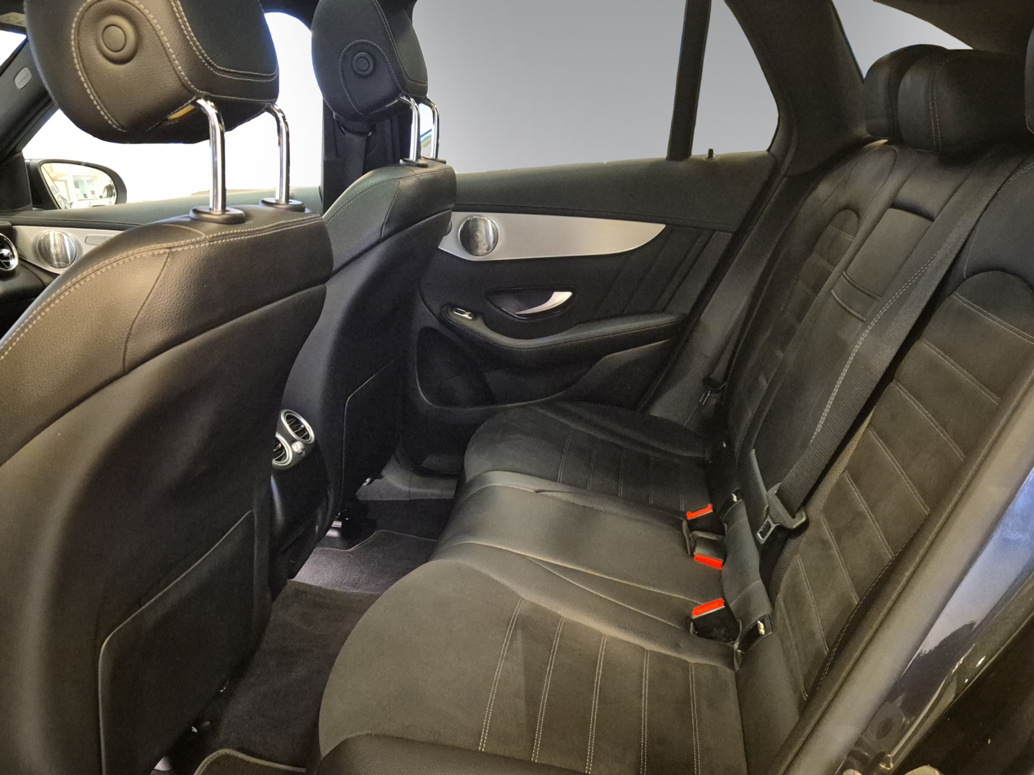 listing desktop thumbnail image 9