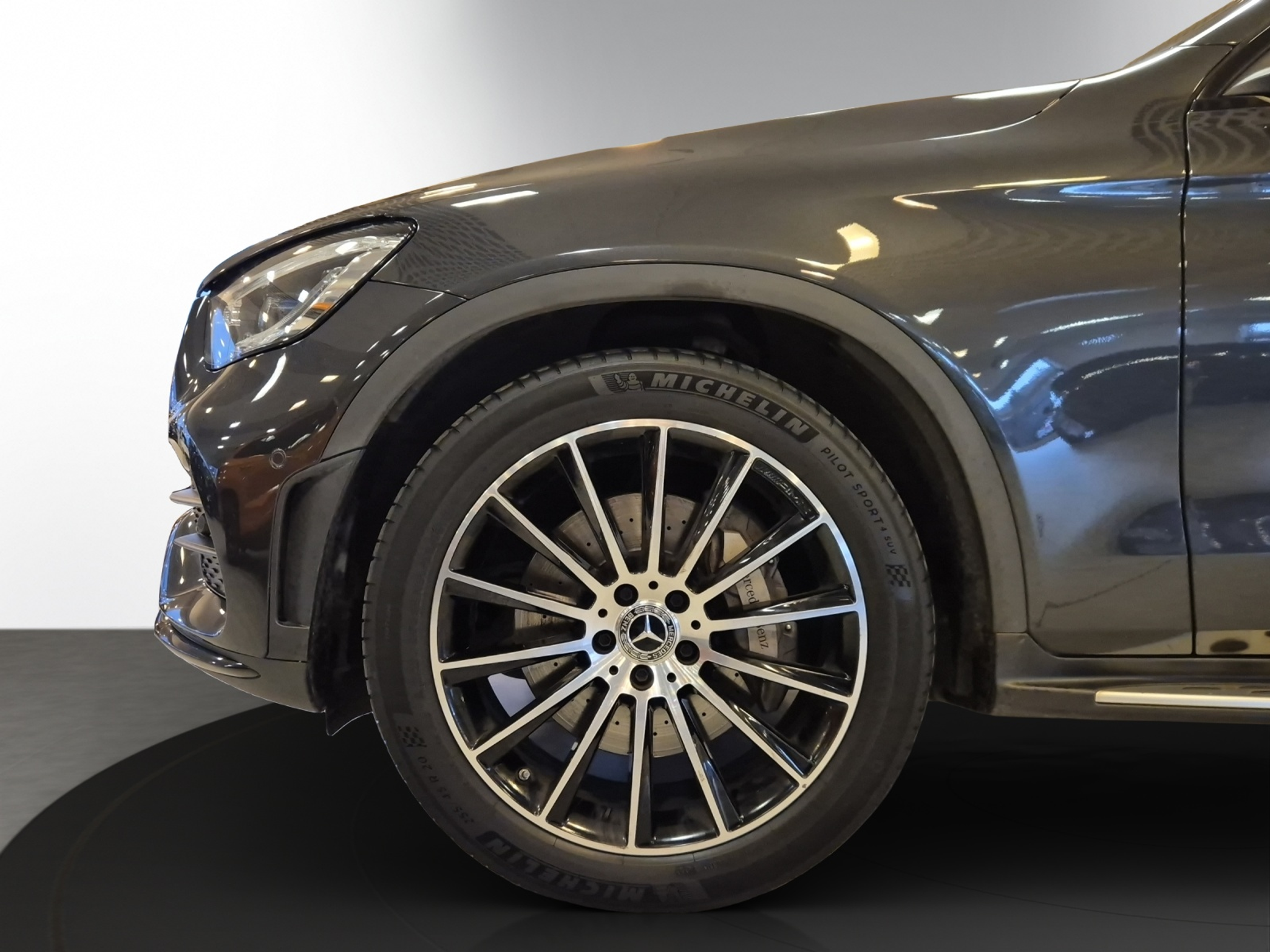 listing desktop thumbnail image 3