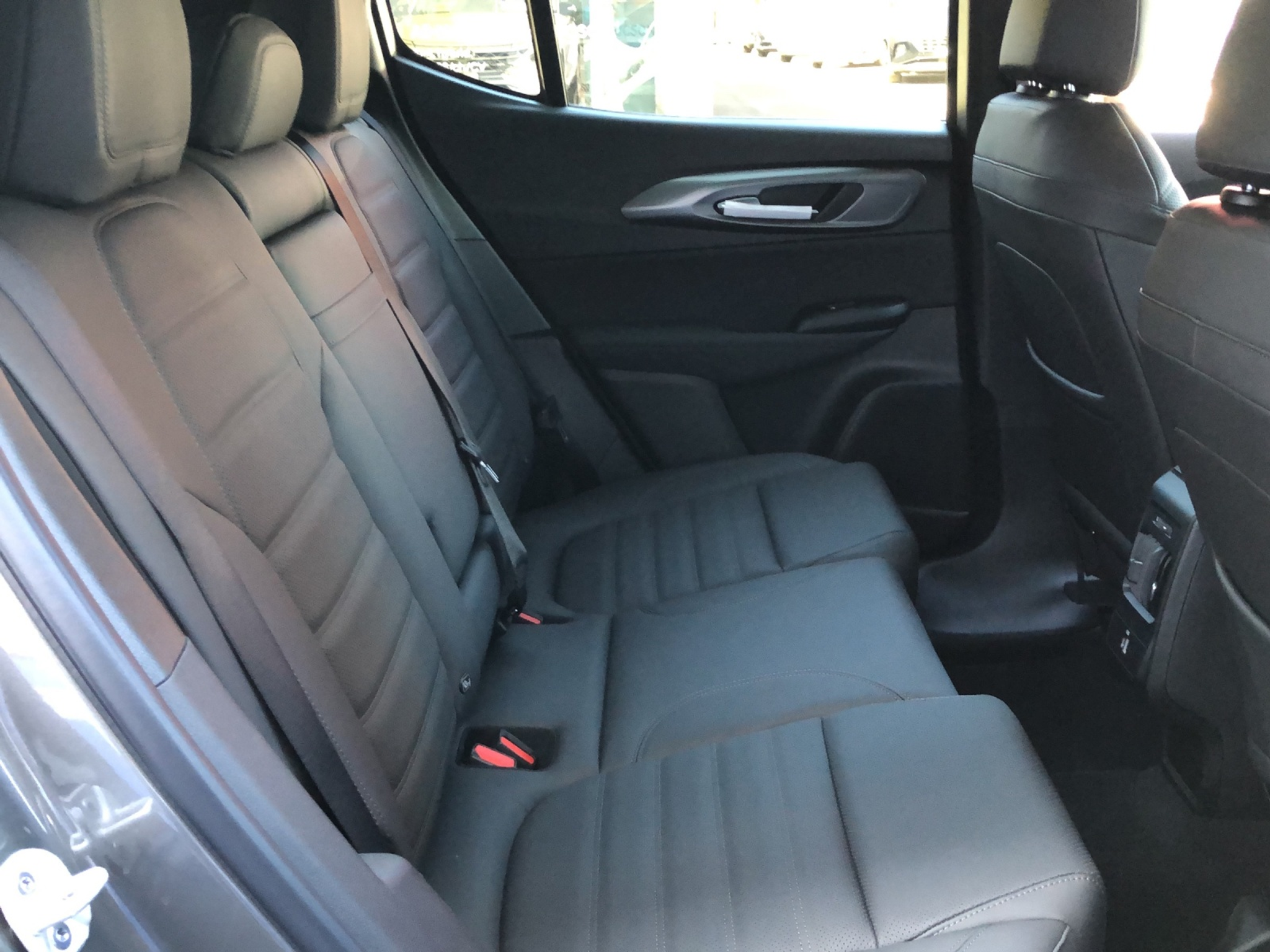 listing desktop thumbnail image 13