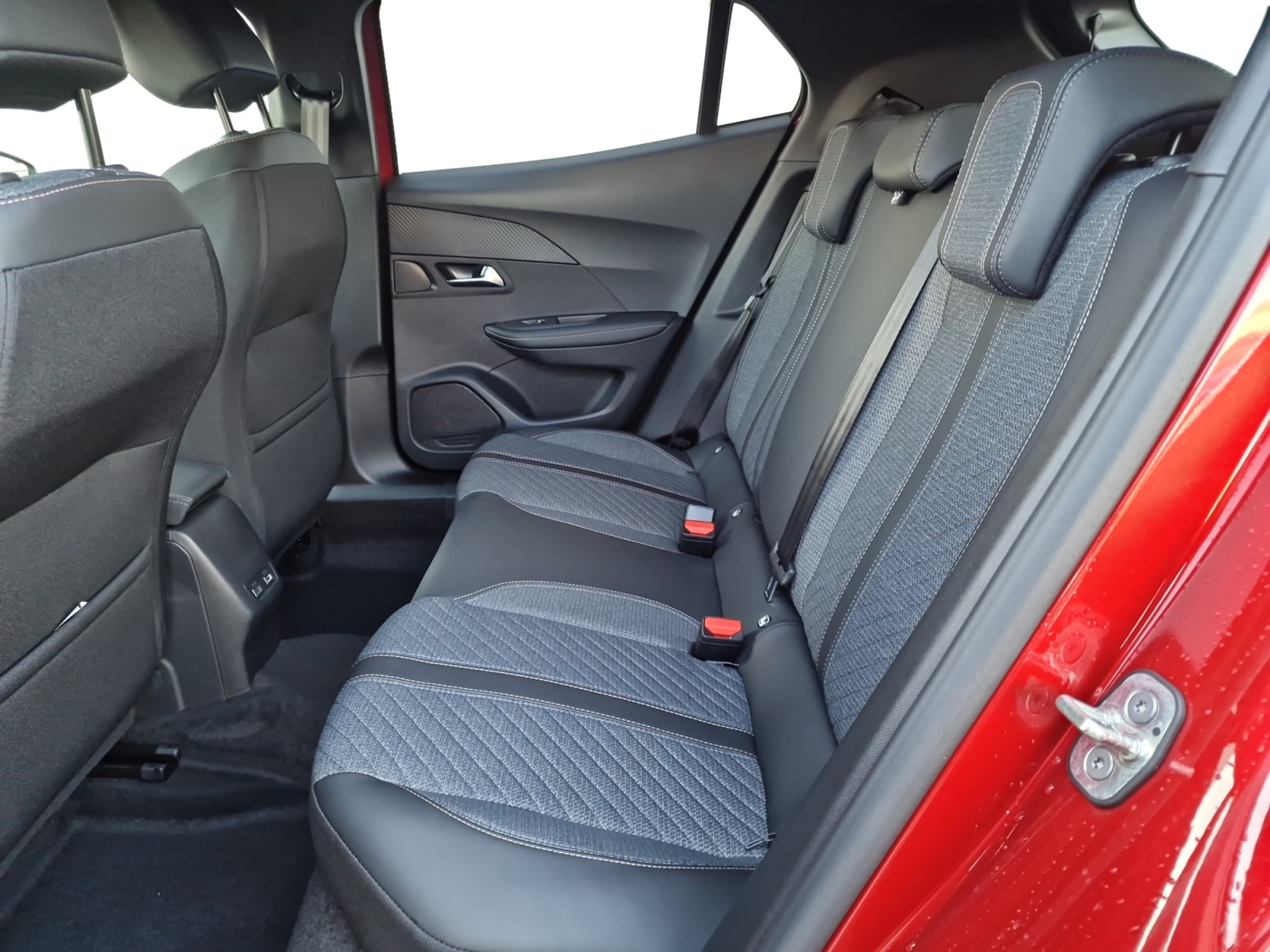 listing desktop thumbnail image 23