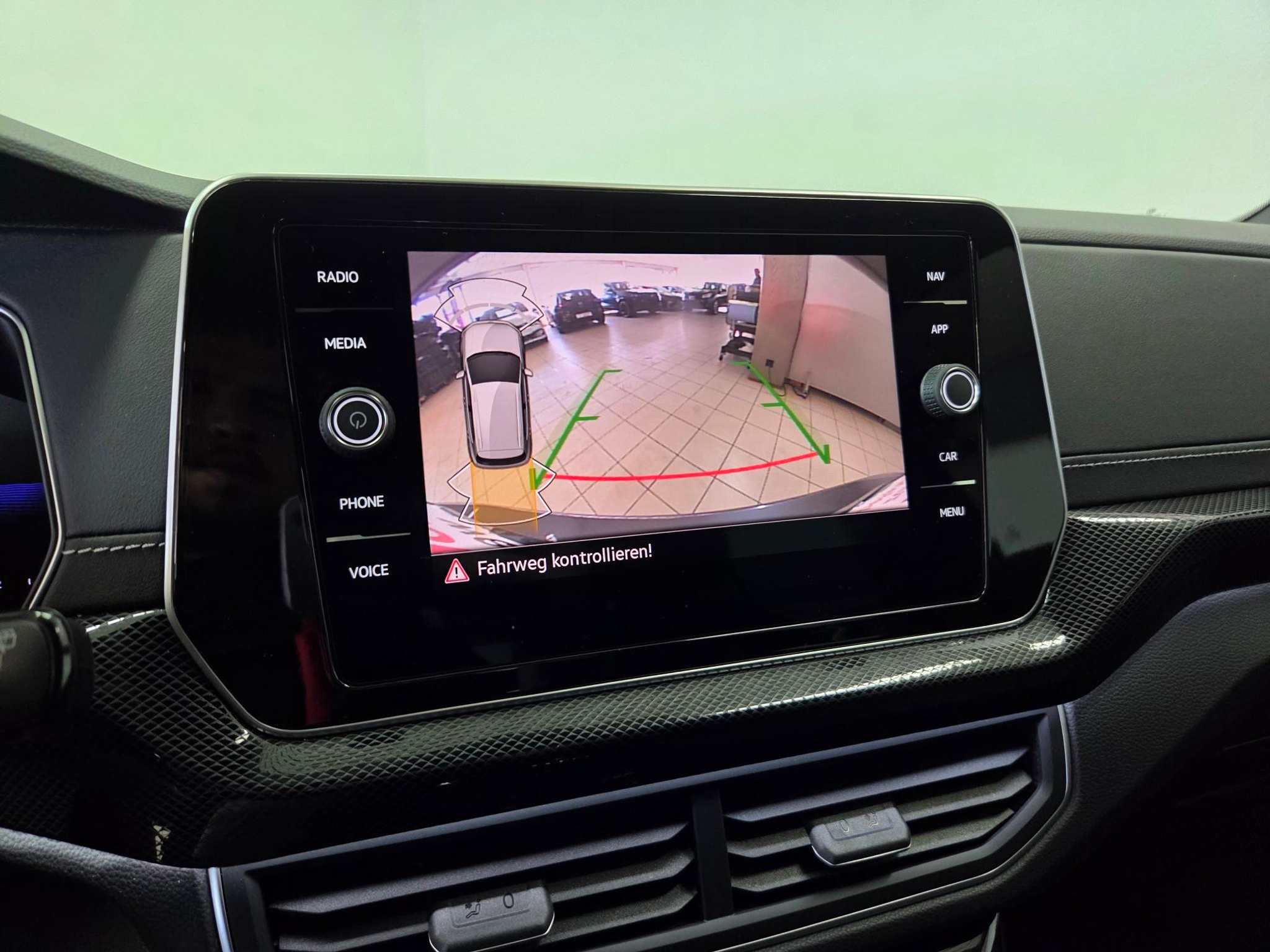 listing desktop thumbnail image 12