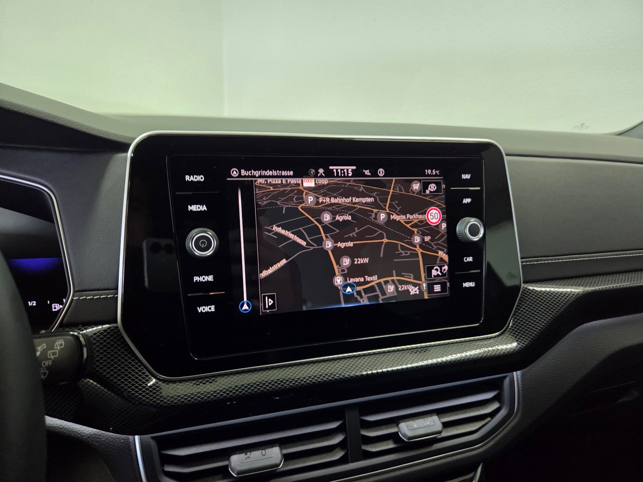 listing desktop thumbnail image 11