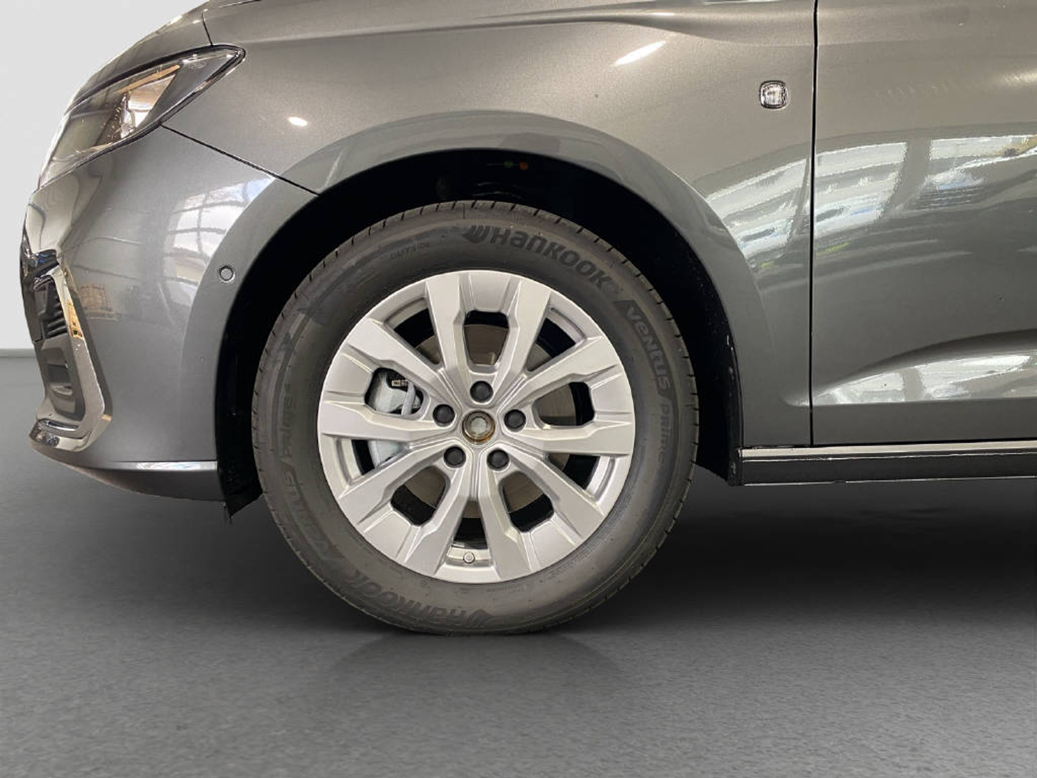 listing desktop thumbnail image 18