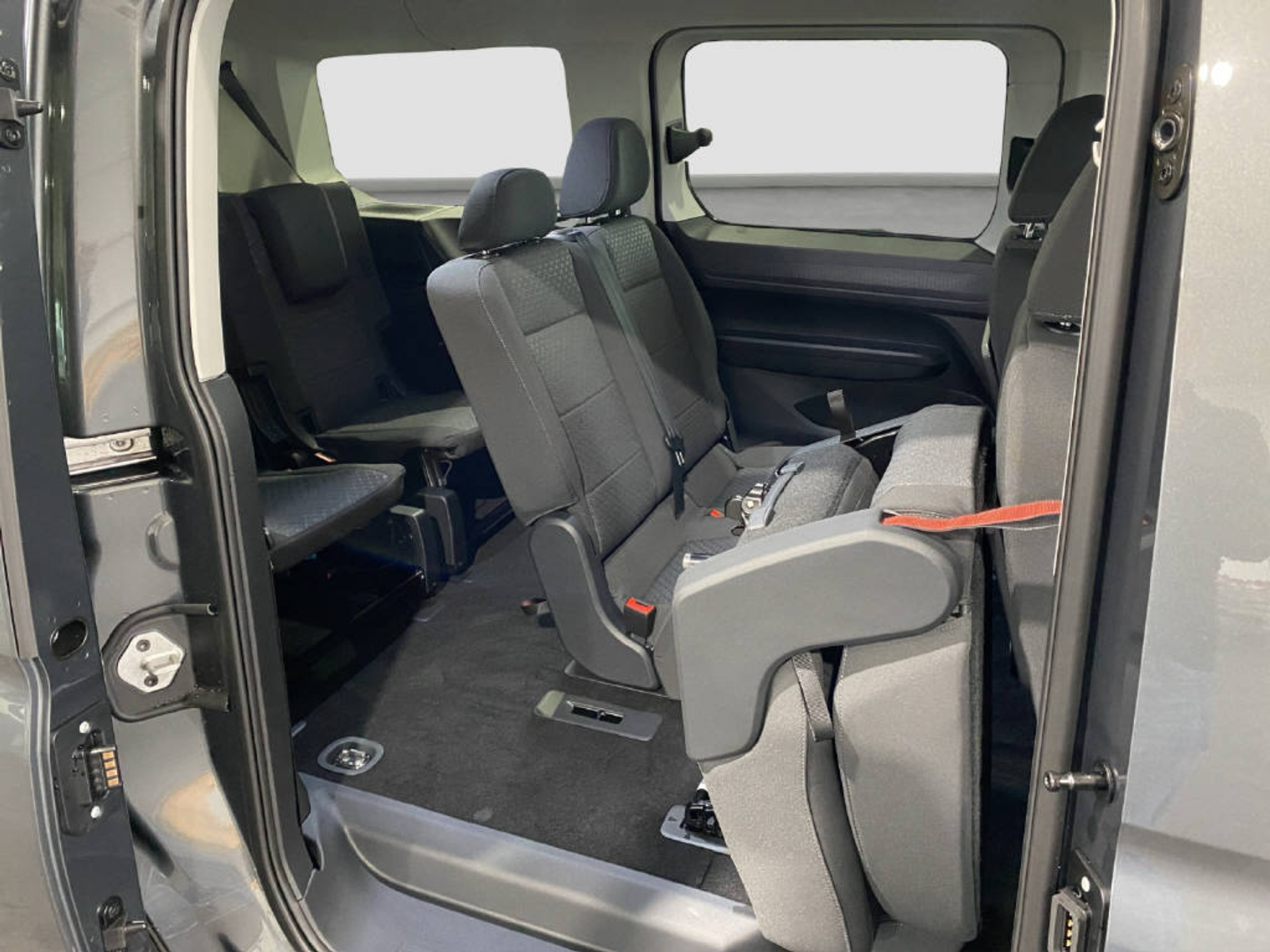 listing desktop thumbnail image 15