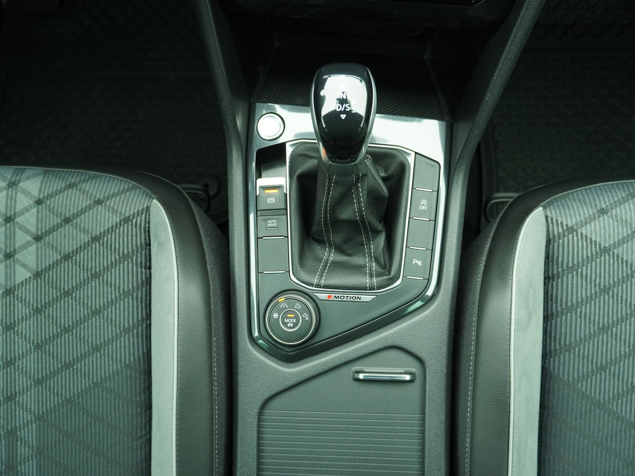 listing desktop thumbnail image 14