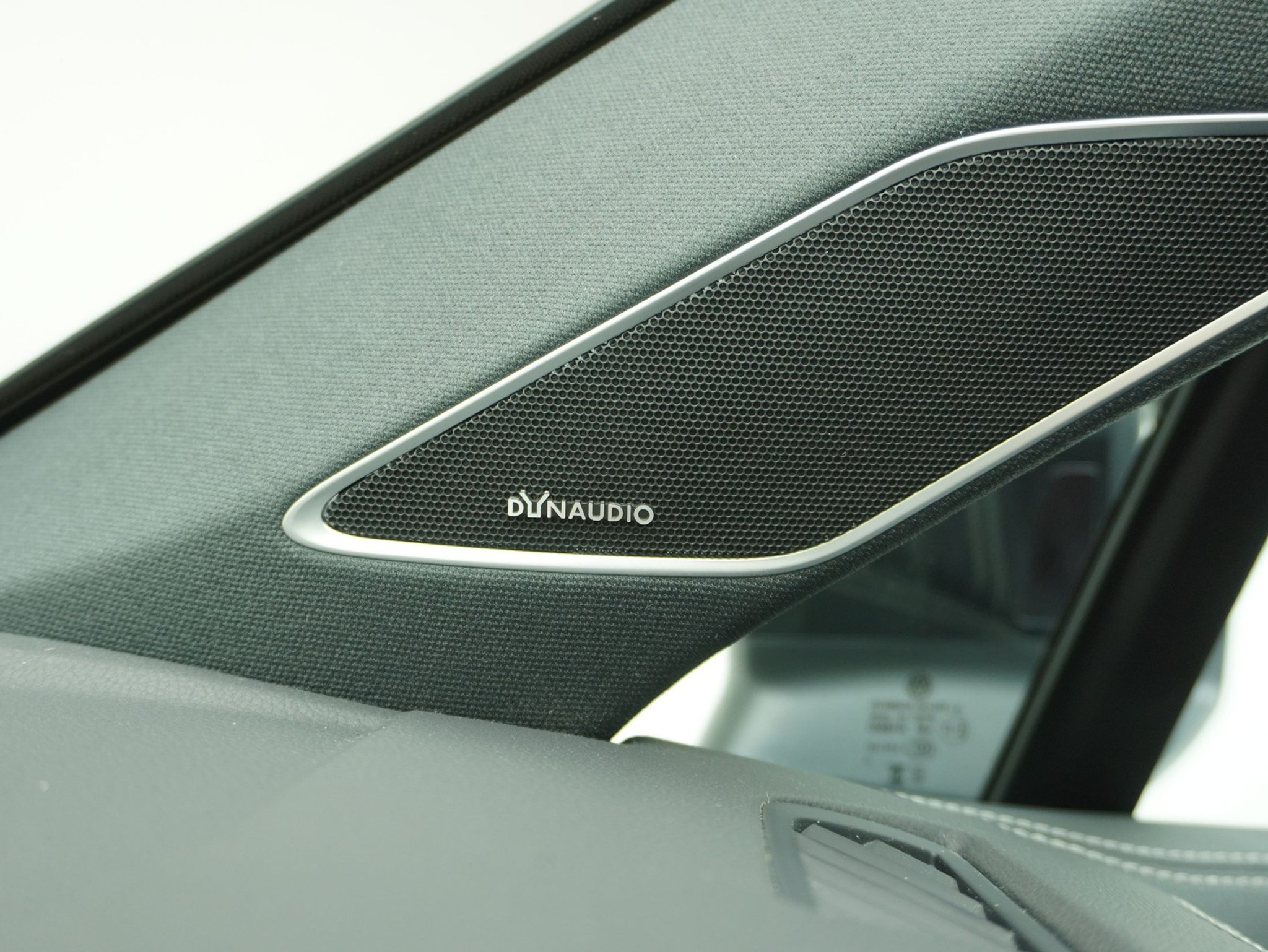 listing desktop thumbnail image 14