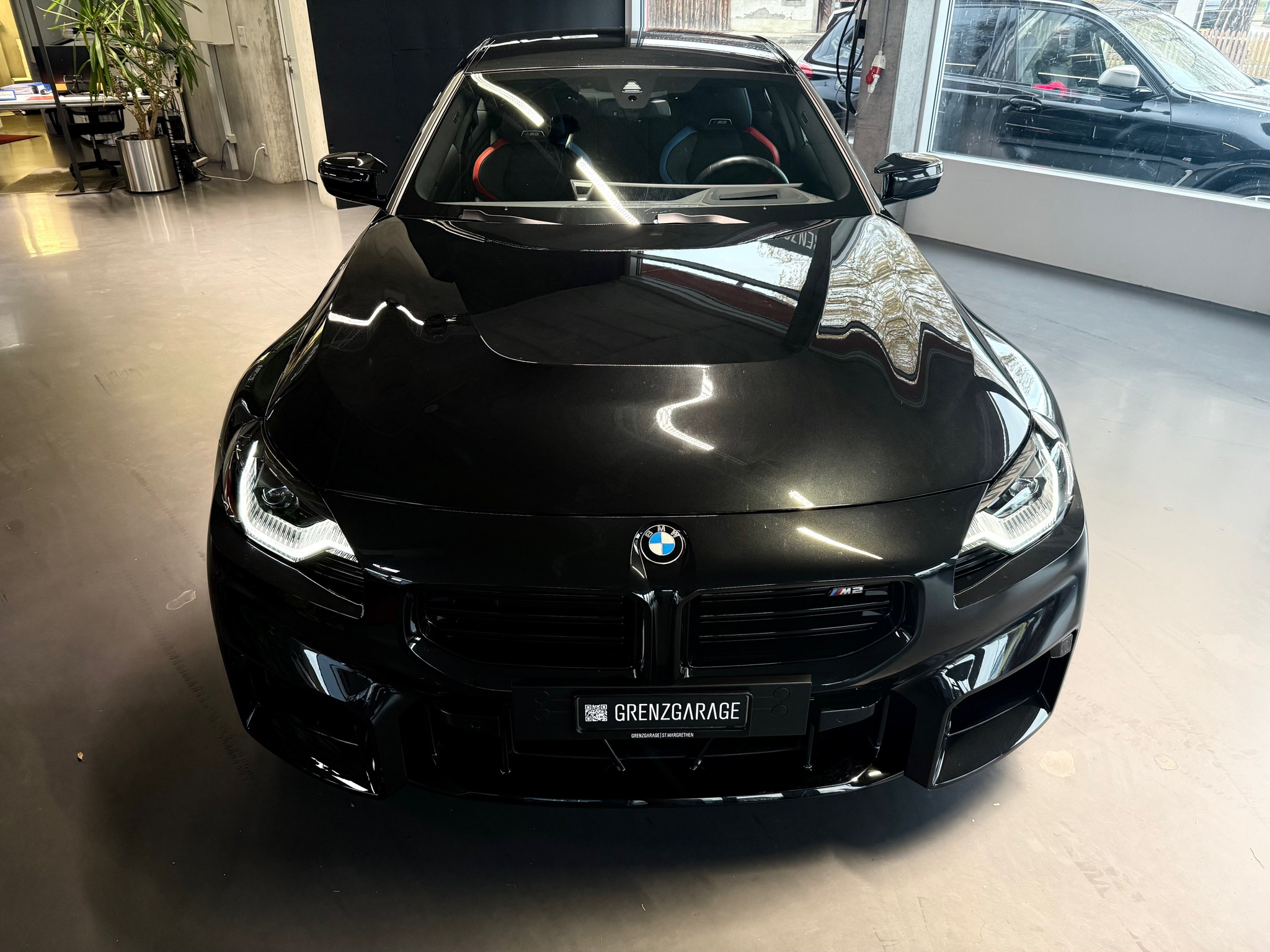 listing desktop thumbnail image 3