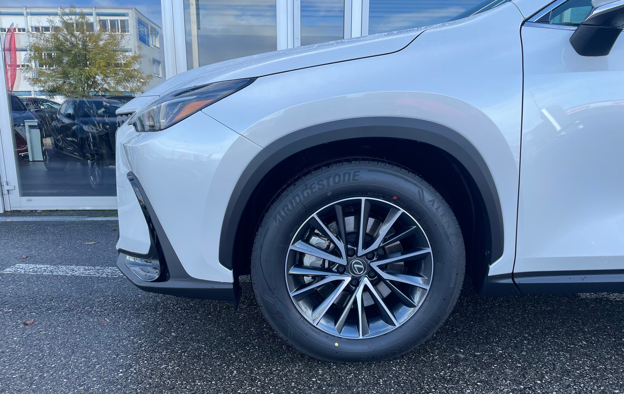 listing desktop thumbnail image 5