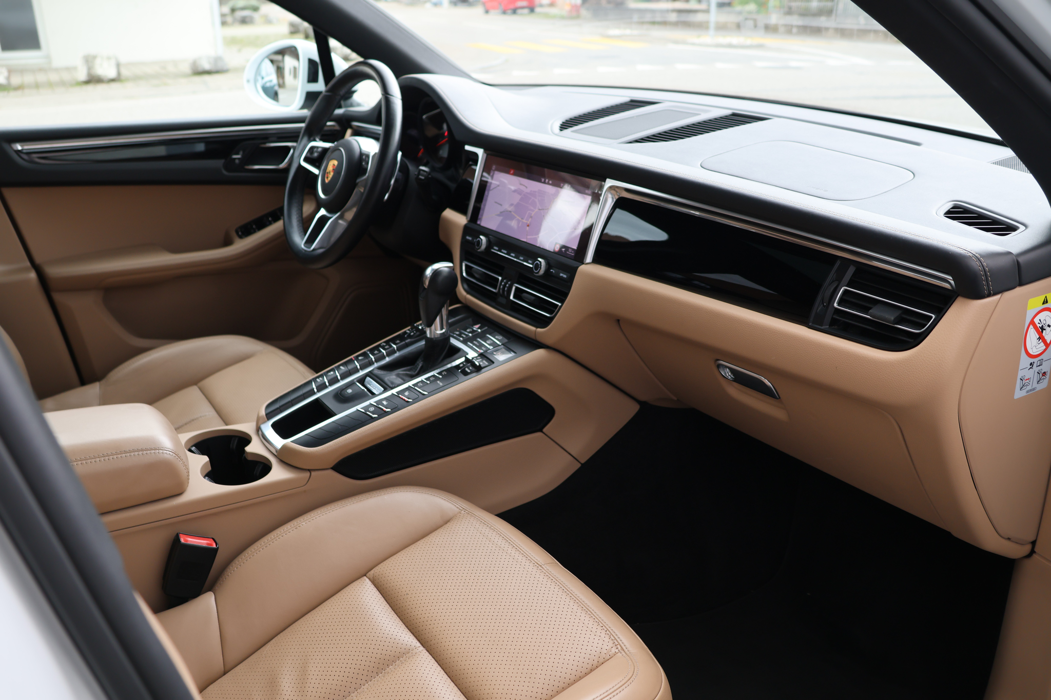 listing desktop thumbnail image 15