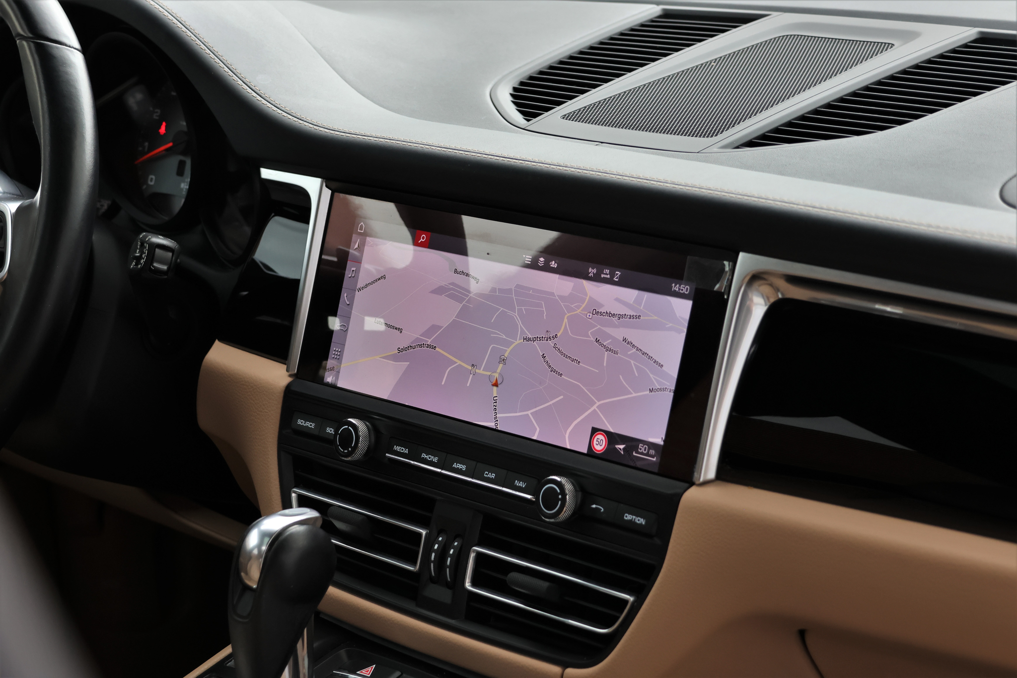 listing desktop thumbnail image 16