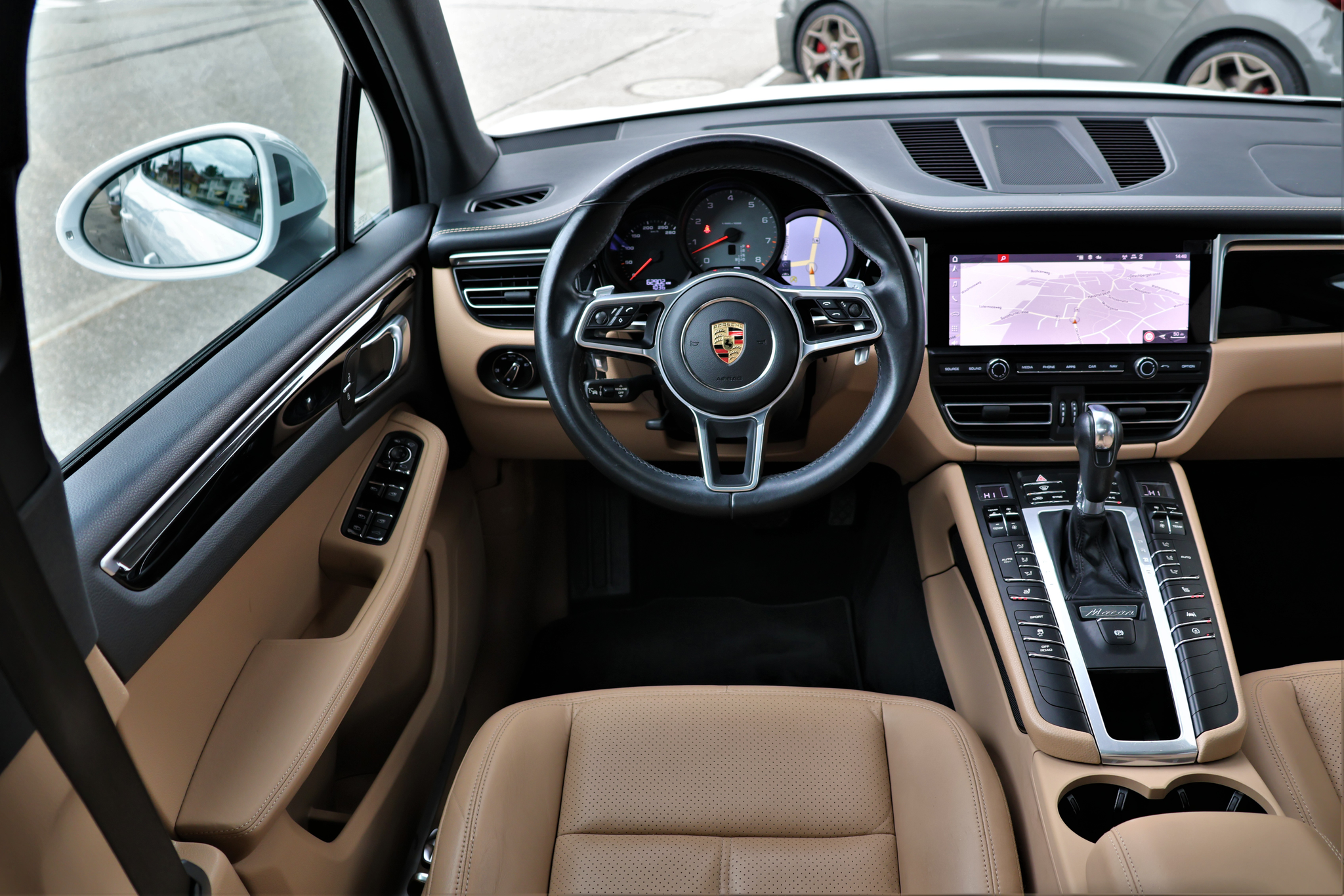 listing desktop thumbnail image 11