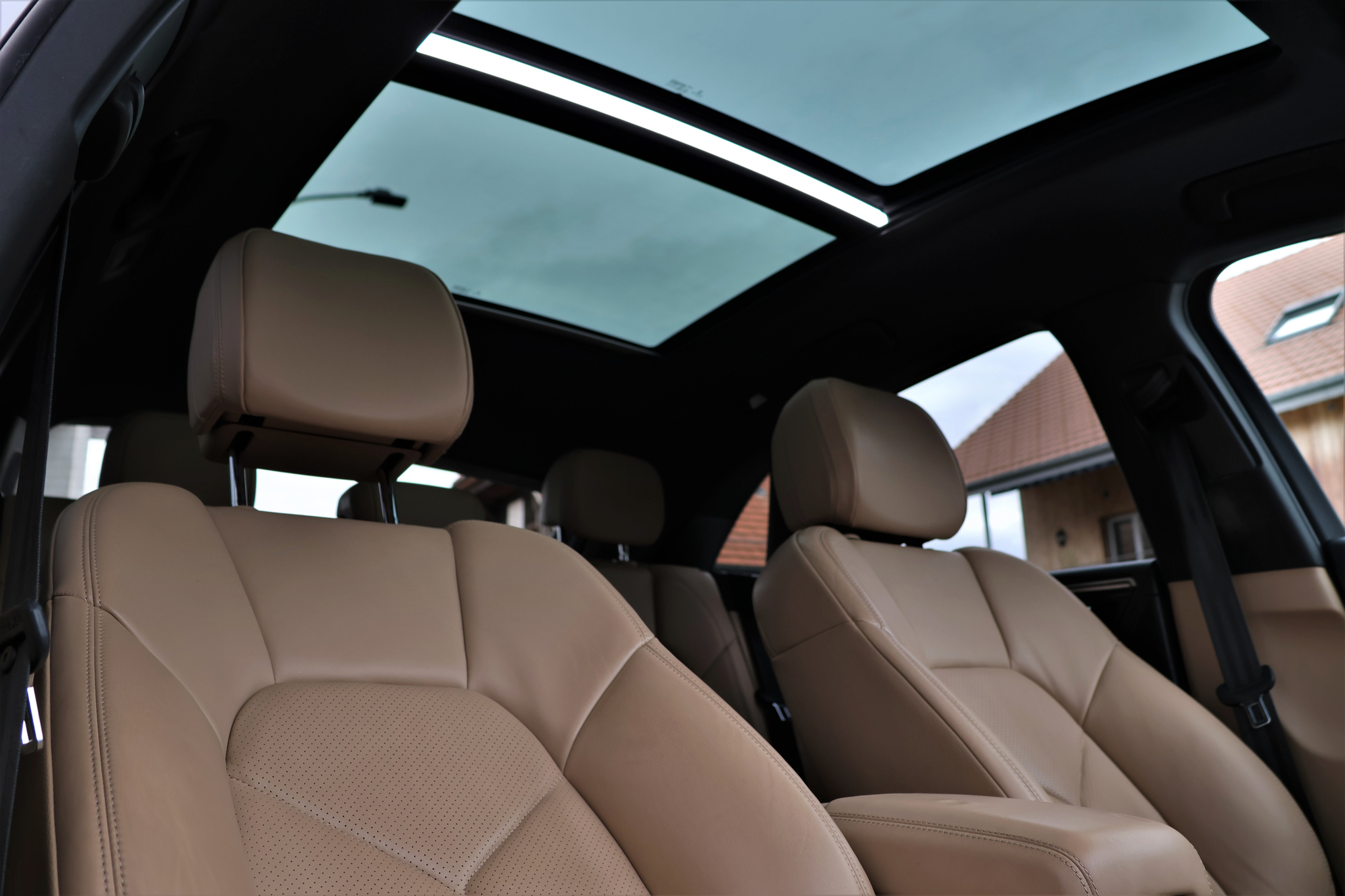 listing desktop thumbnail image 18