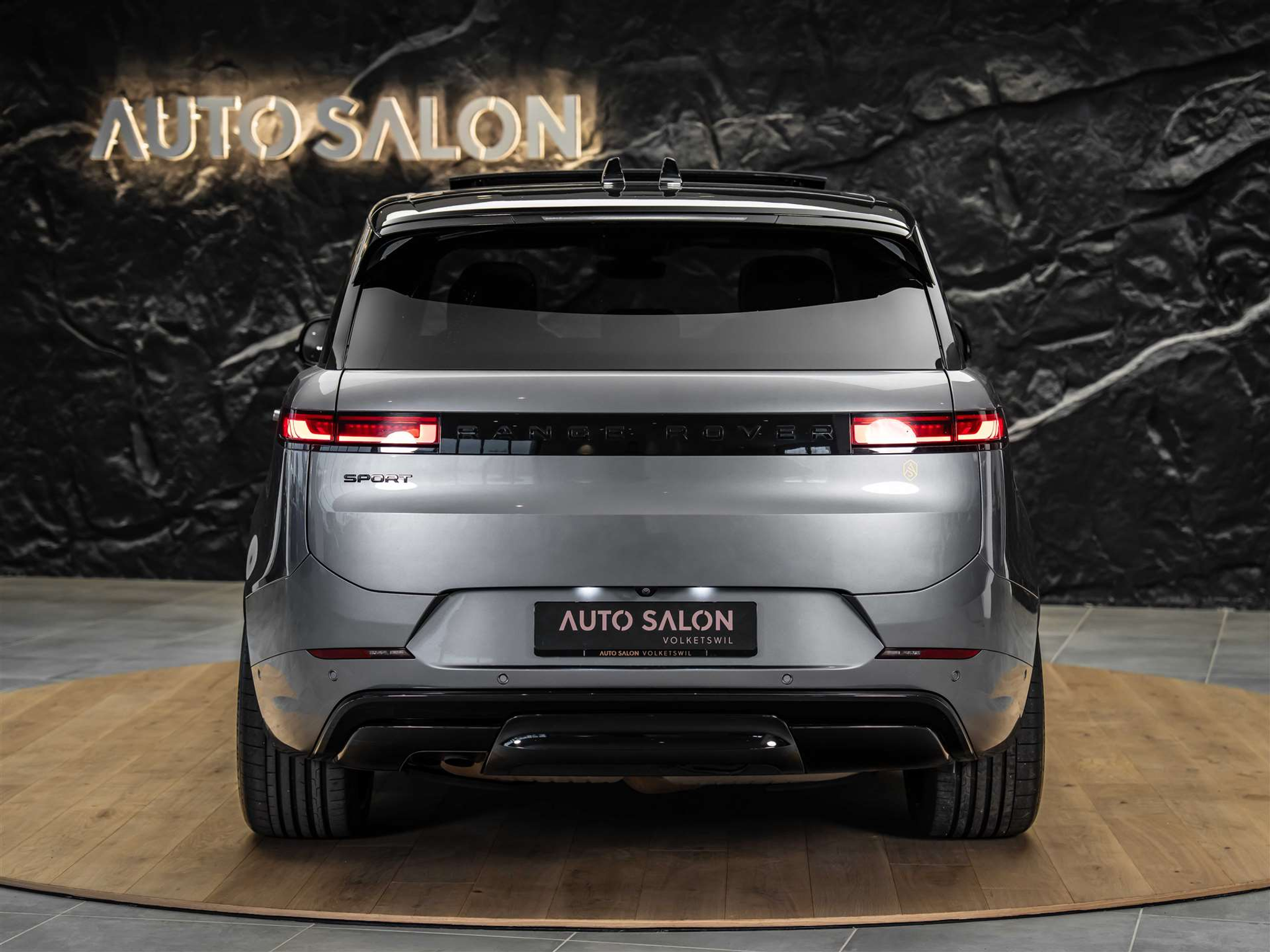 listing desktop thumbnail image 3